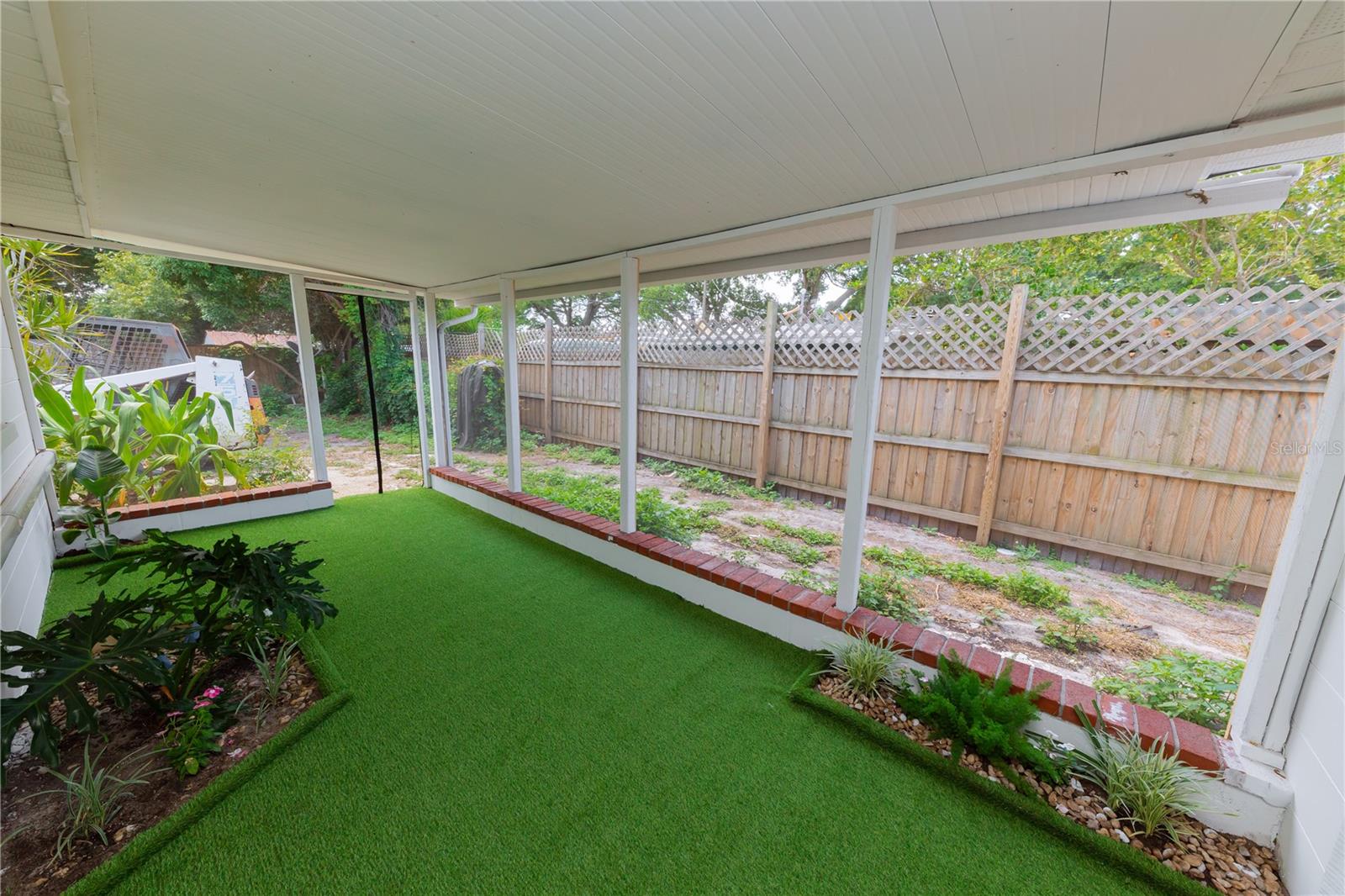 SEMINOLE GARDENS - Residential