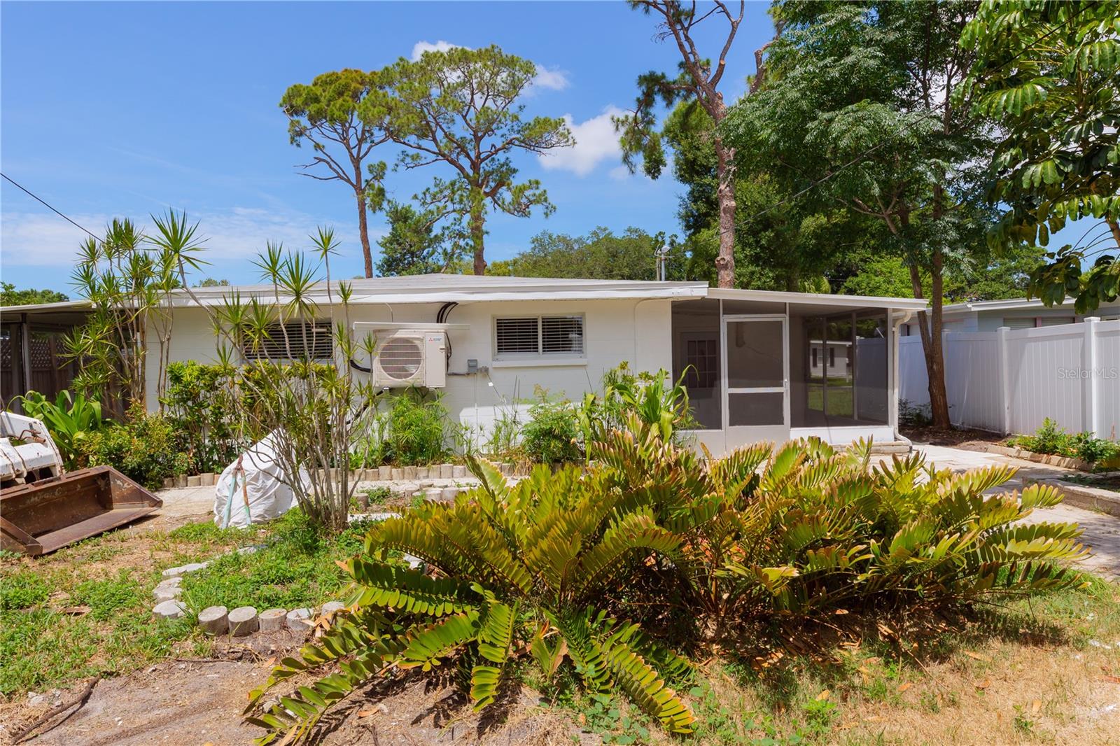 SEMINOLE GARDENS - Residential