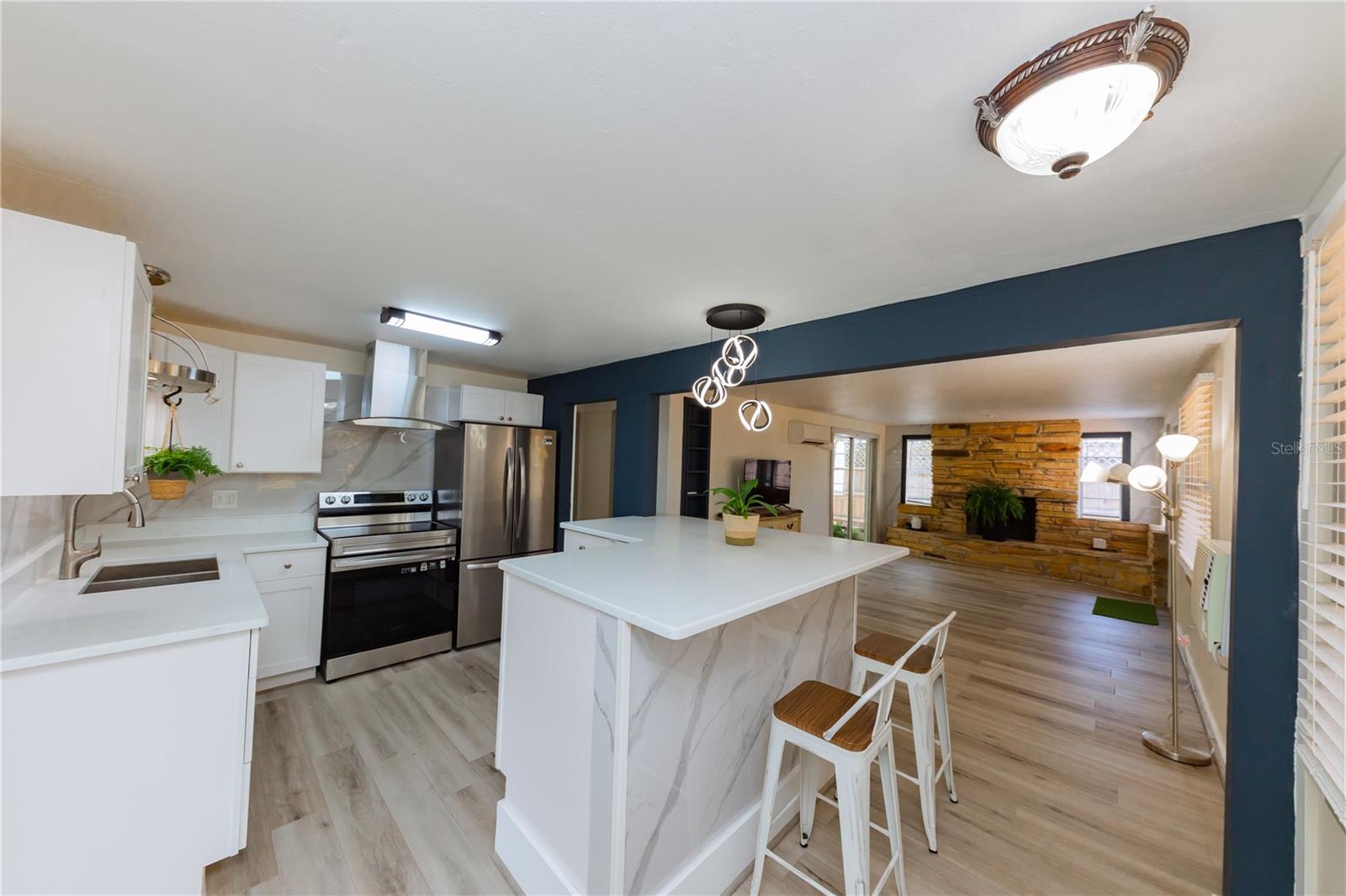 SEMINOLE GARDENS - Residential