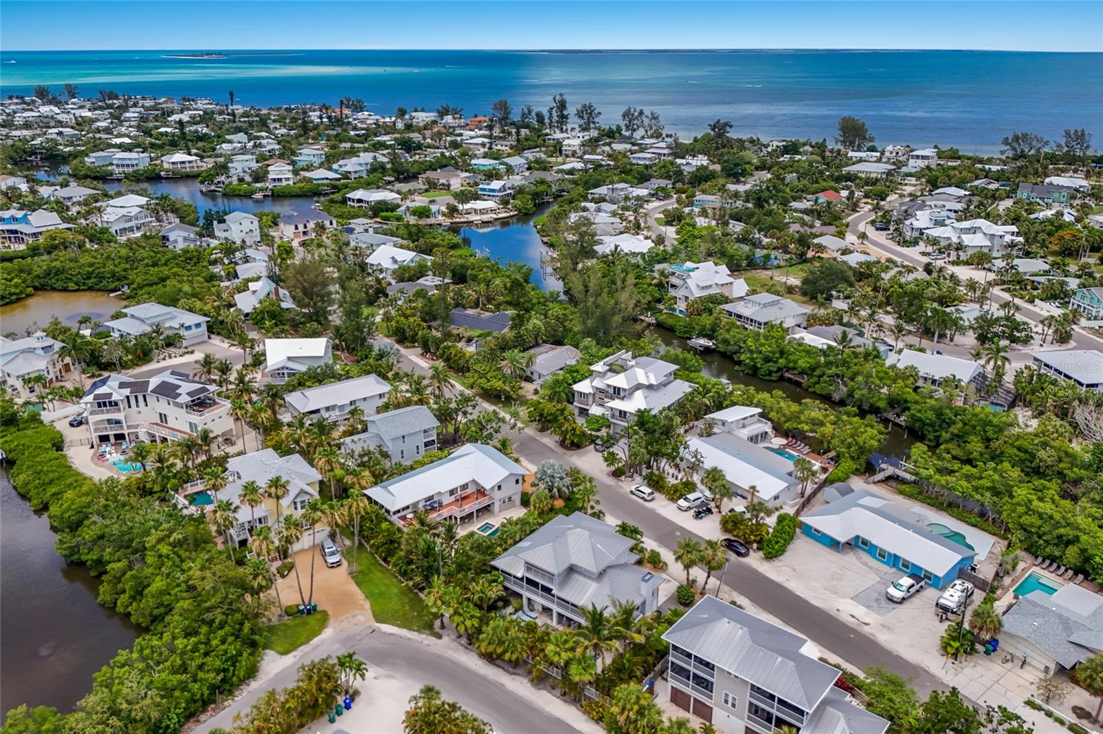 ISLAND CEDARS - Residential