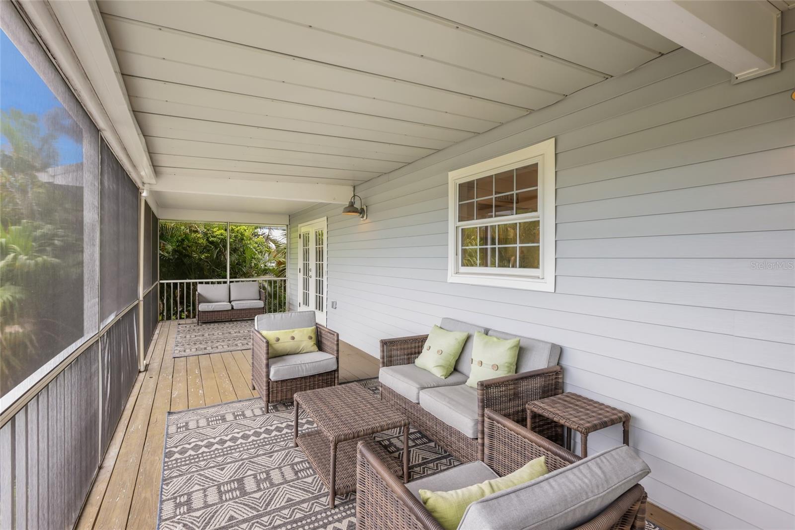 ISLAND CEDARS - Residential