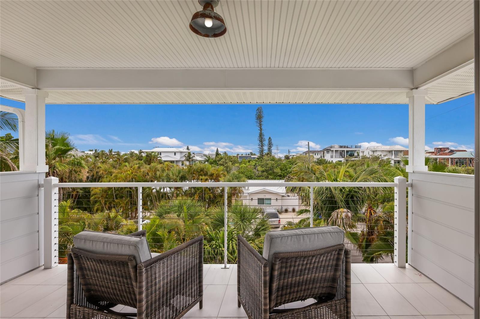 ISLAND CEDARS - Residential