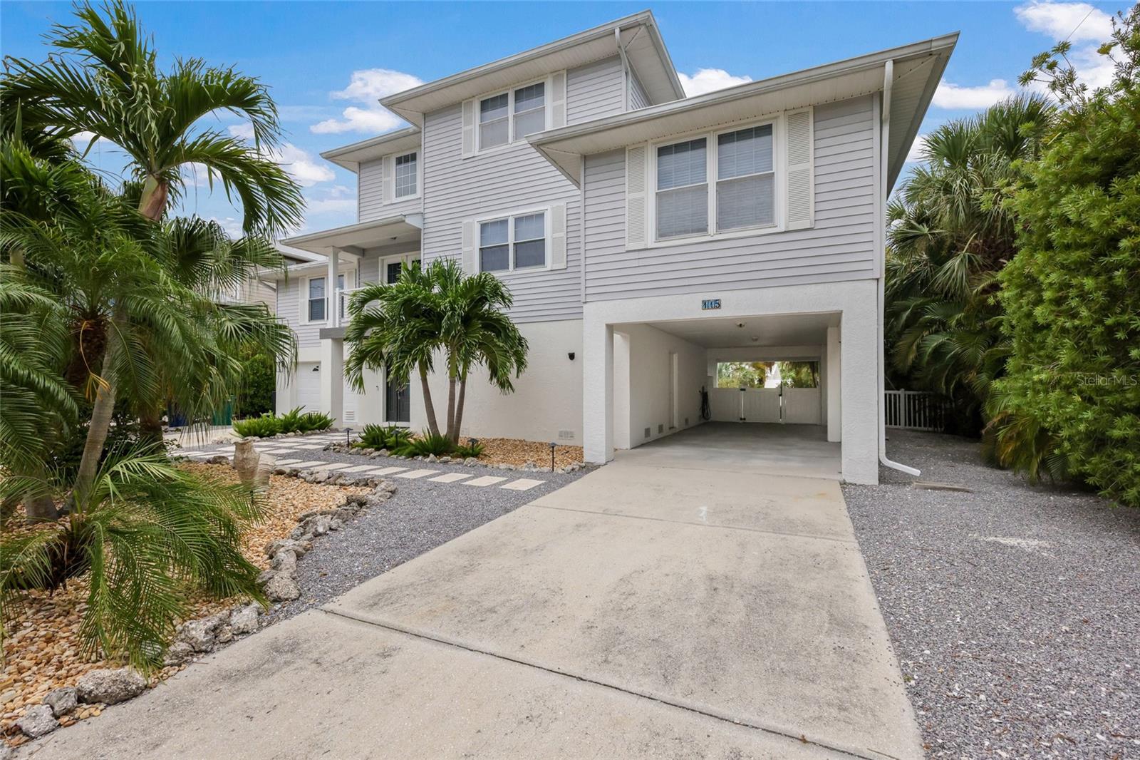 ISLAND CEDARS - Residential