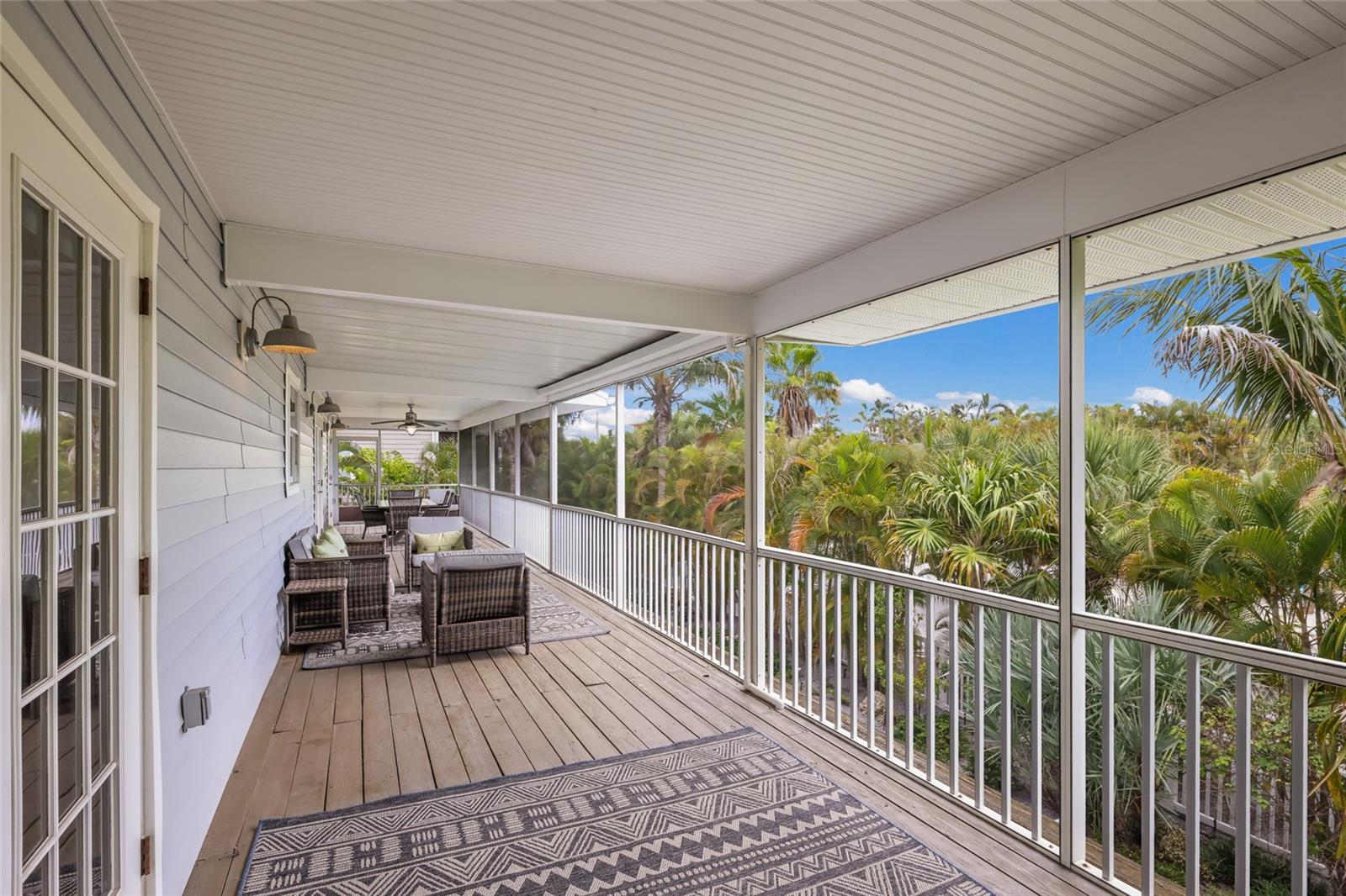 ISLAND CEDARS - Residential