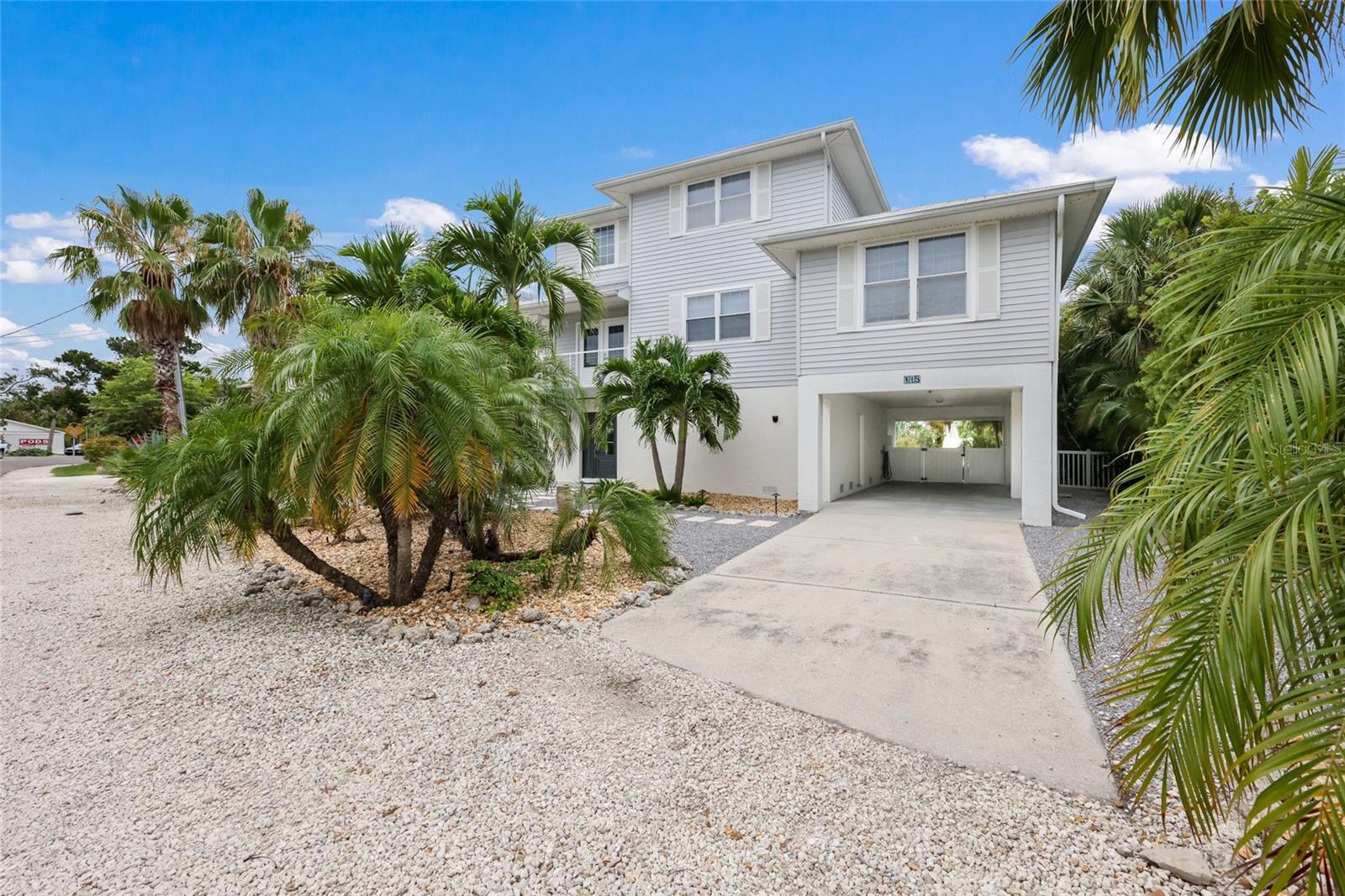 ISLAND CEDARS - Residential