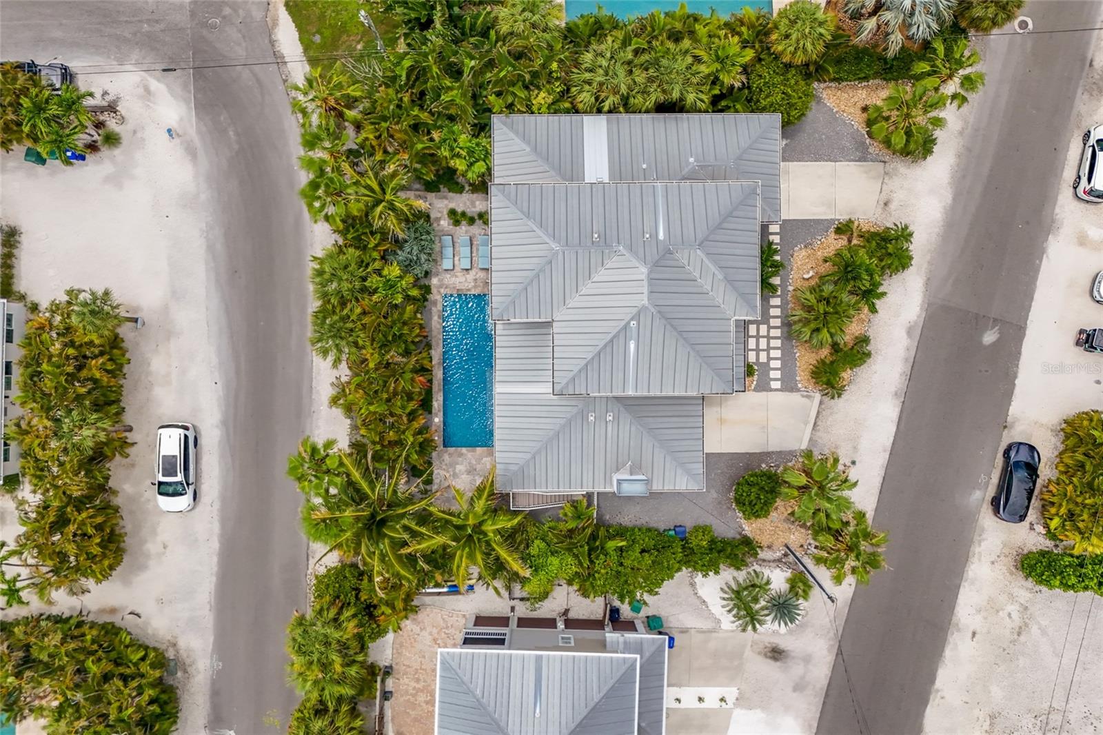 ISLAND CEDARS - Residential