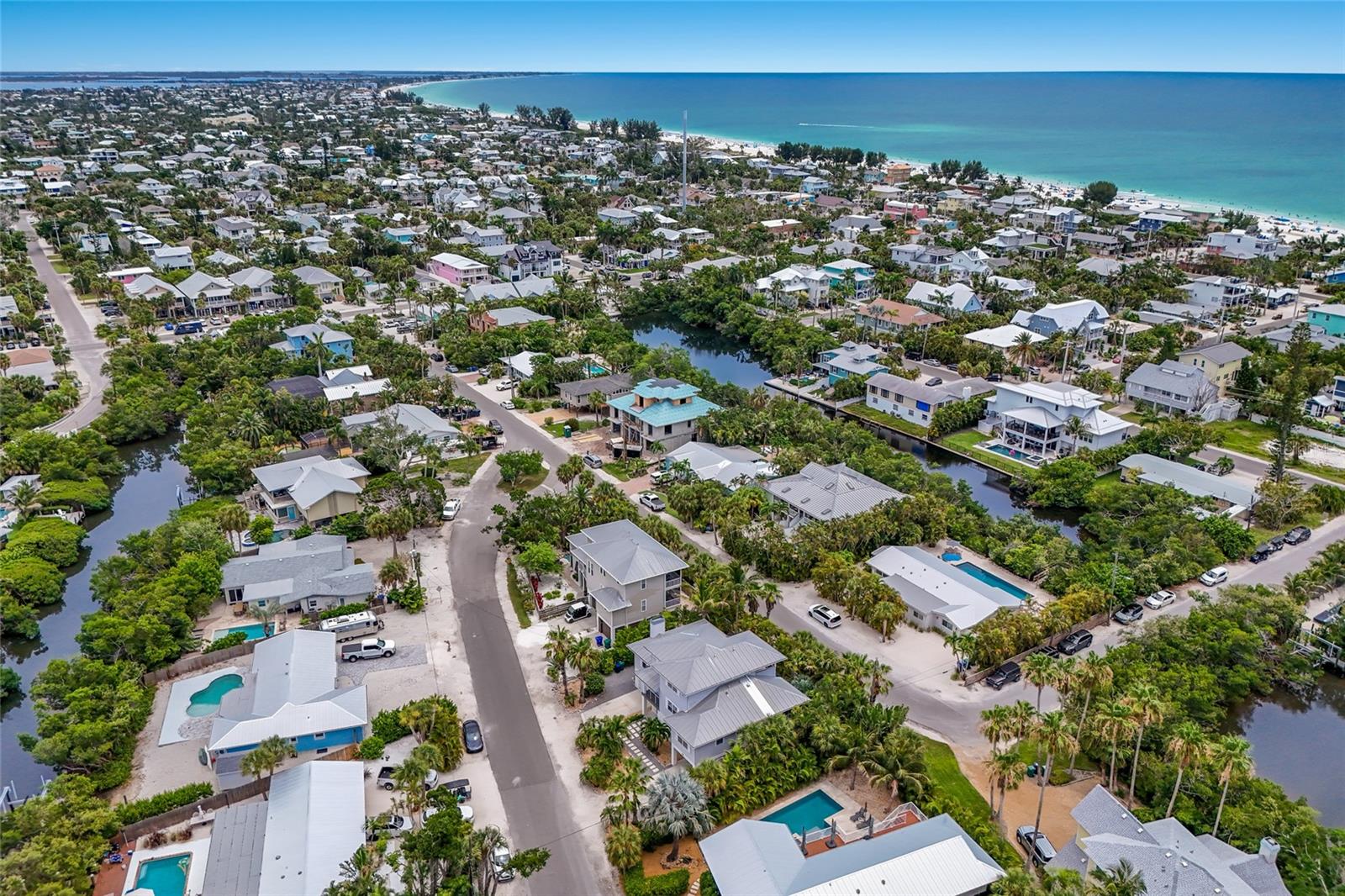 ISLAND CEDARS - Residential
