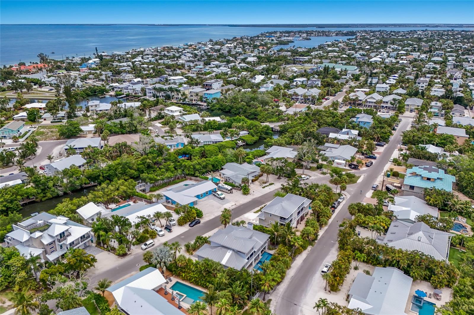 ISLAND CEDARS - Residential