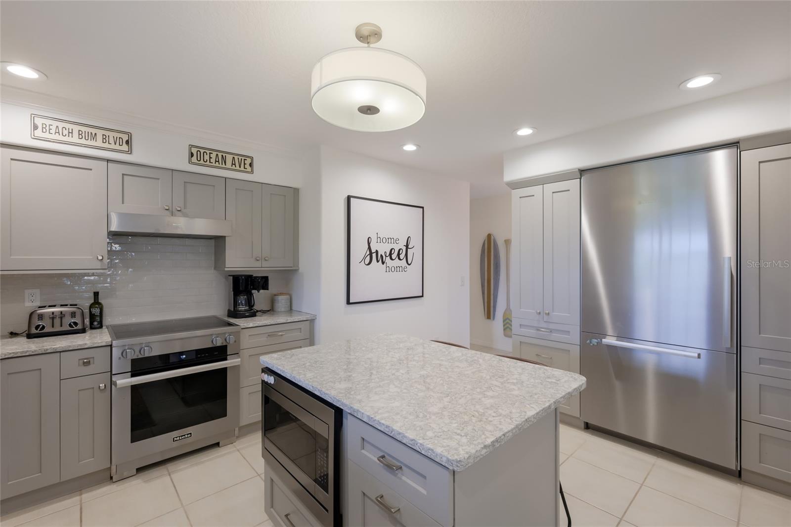 ISLAND CEDARS - Residential
