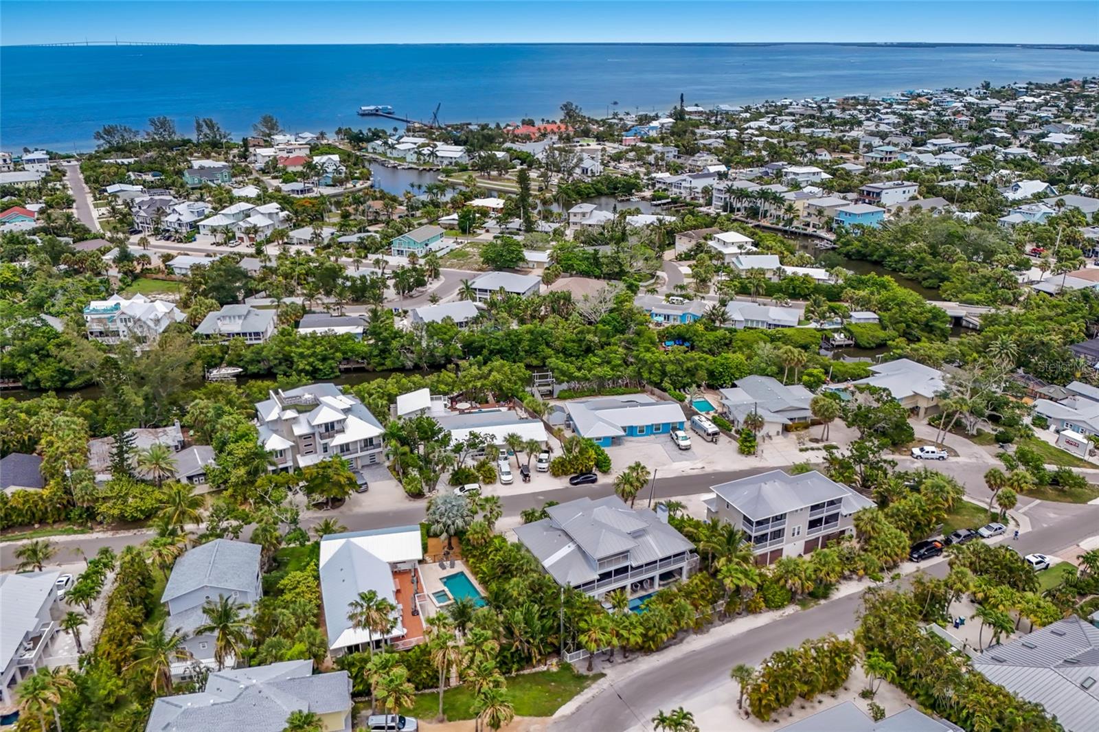 ISLAND CEDARS - Residential