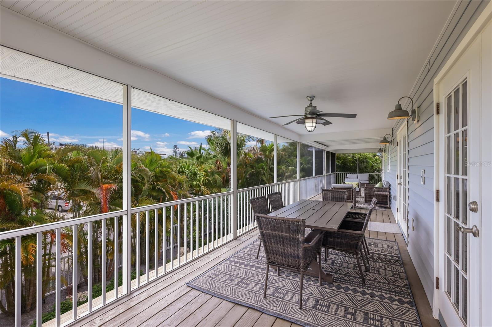ISLAND CEDARS - Residential