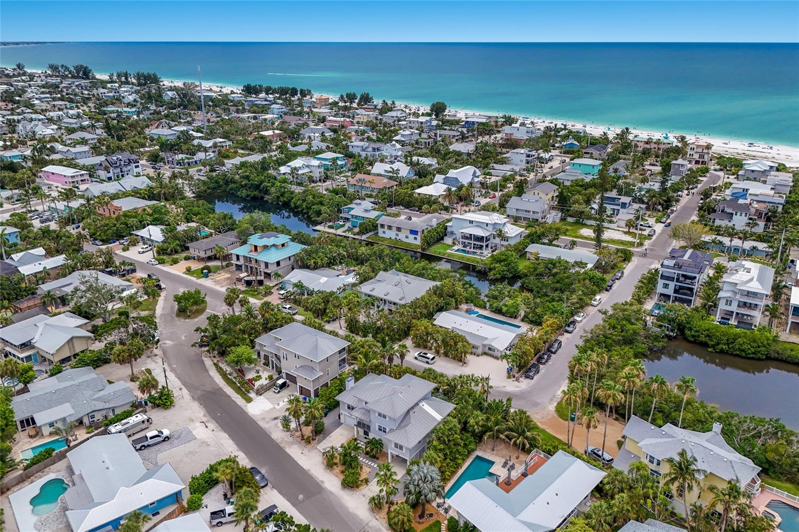 ISLAND CEDARS - Residential