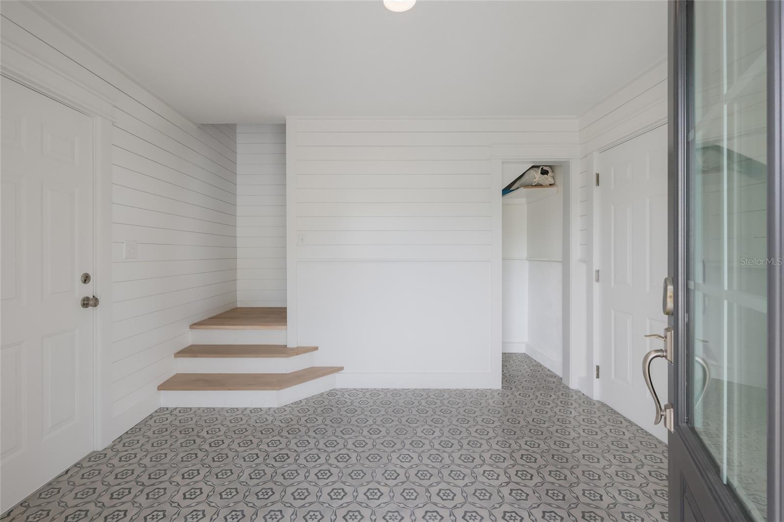 ISLAND CEDARS - Residential