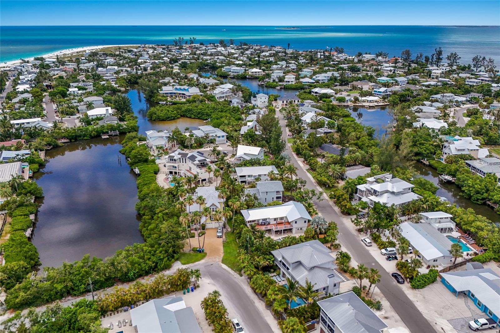 ISLAND CEDARS - Residential