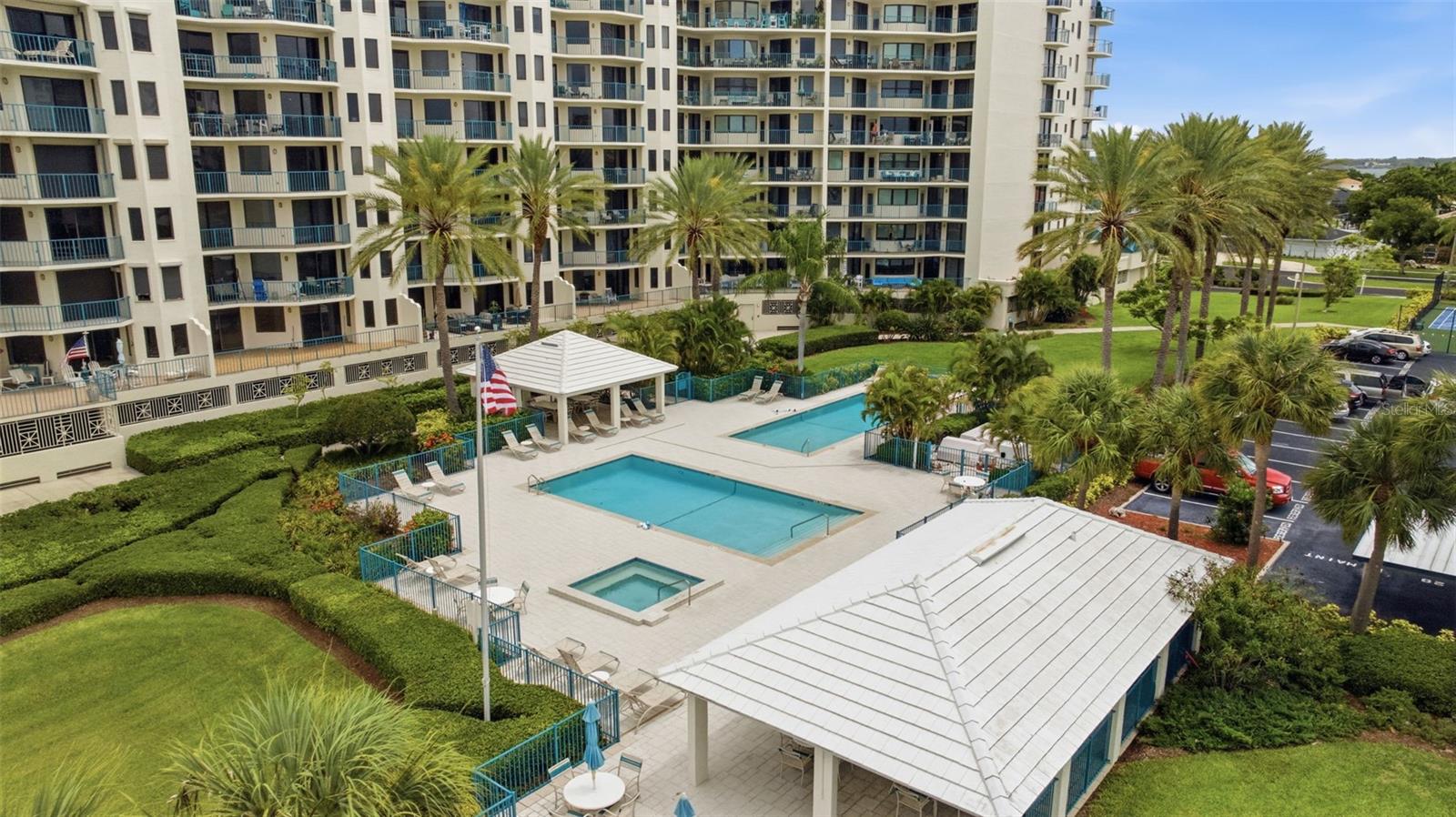 SUNWATCH ON ISLAND ESTATES - Residential
