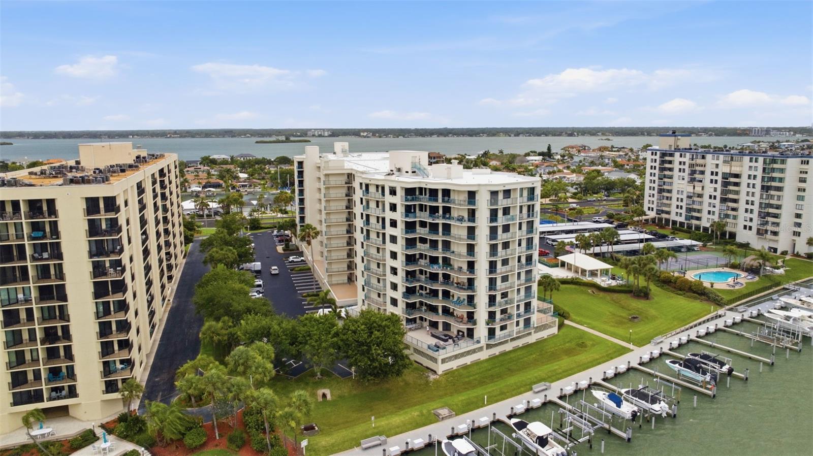 SUNWATCH ON ISLAND ESTATES - Residential