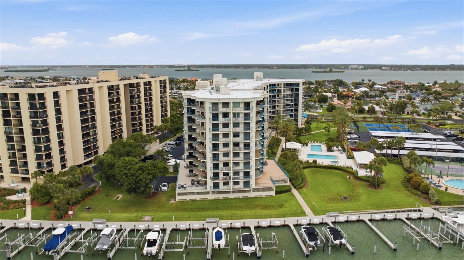 SUNWATCH ON ISLAND ESTATES - Residential