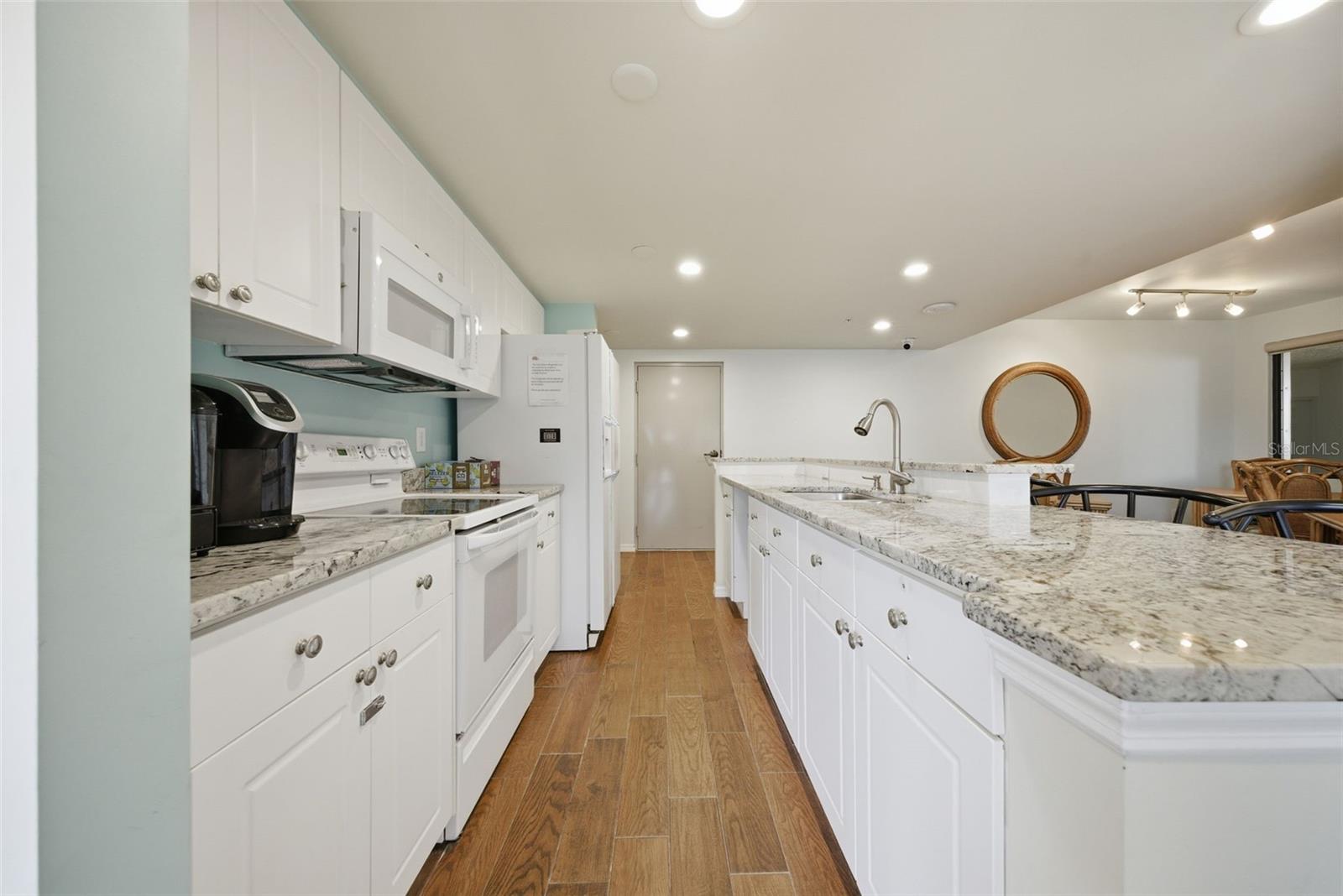 SUNWATCH ON ISLAND ESTATES - Residential