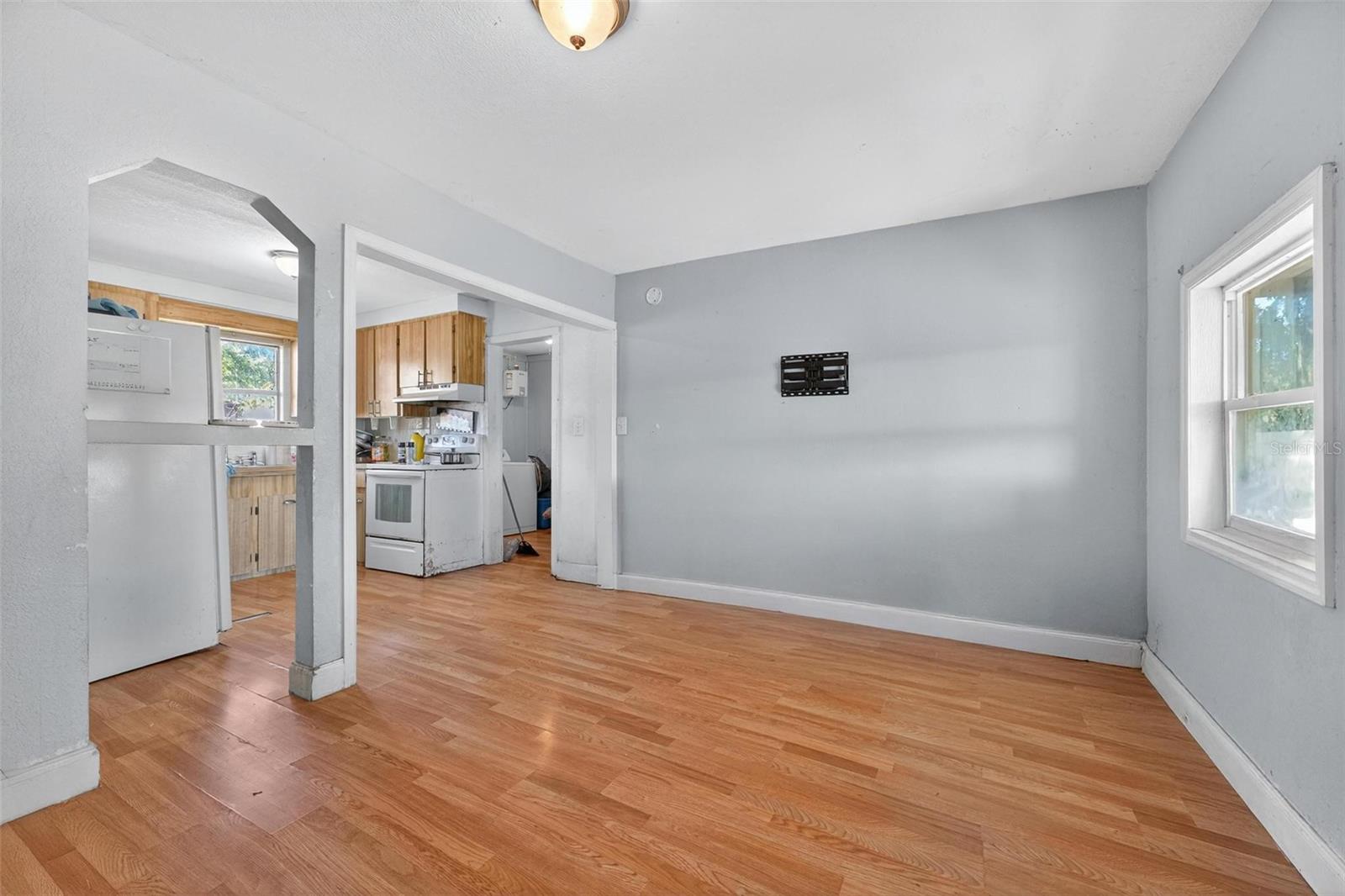 MIDWAY GARDENS - Residential