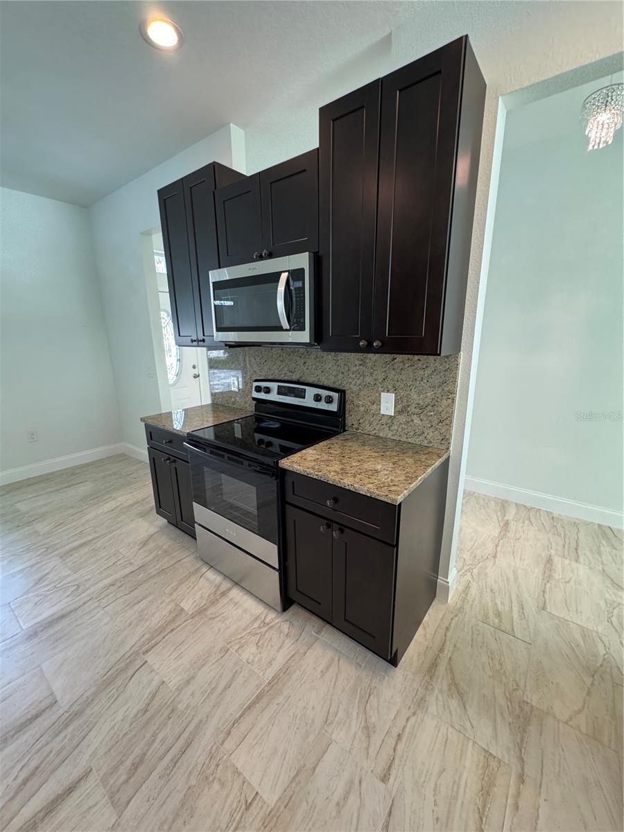 DELTONA LAKES - Residential