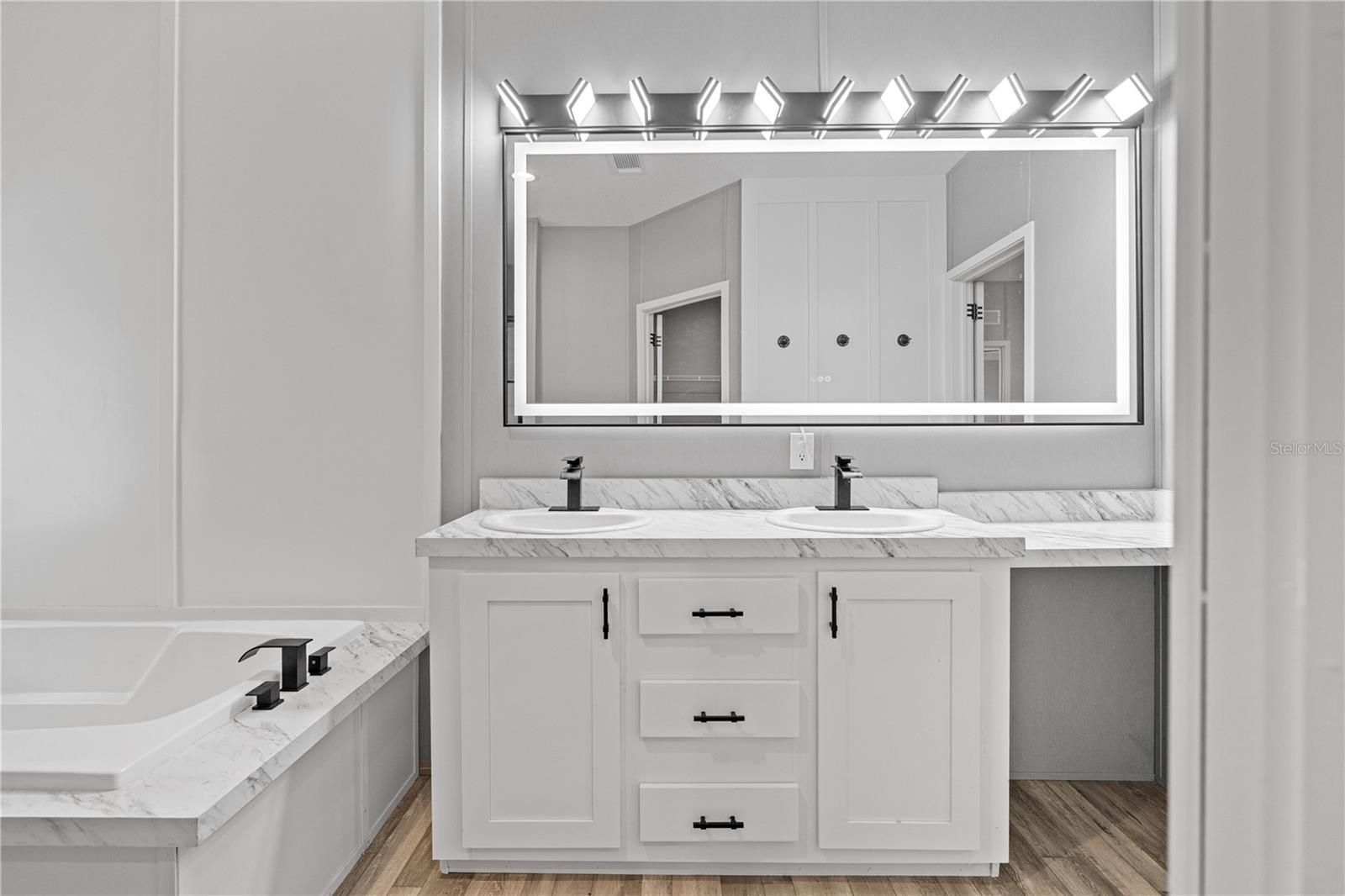 CASONS INGLIS ACRES UN 8 - Residential