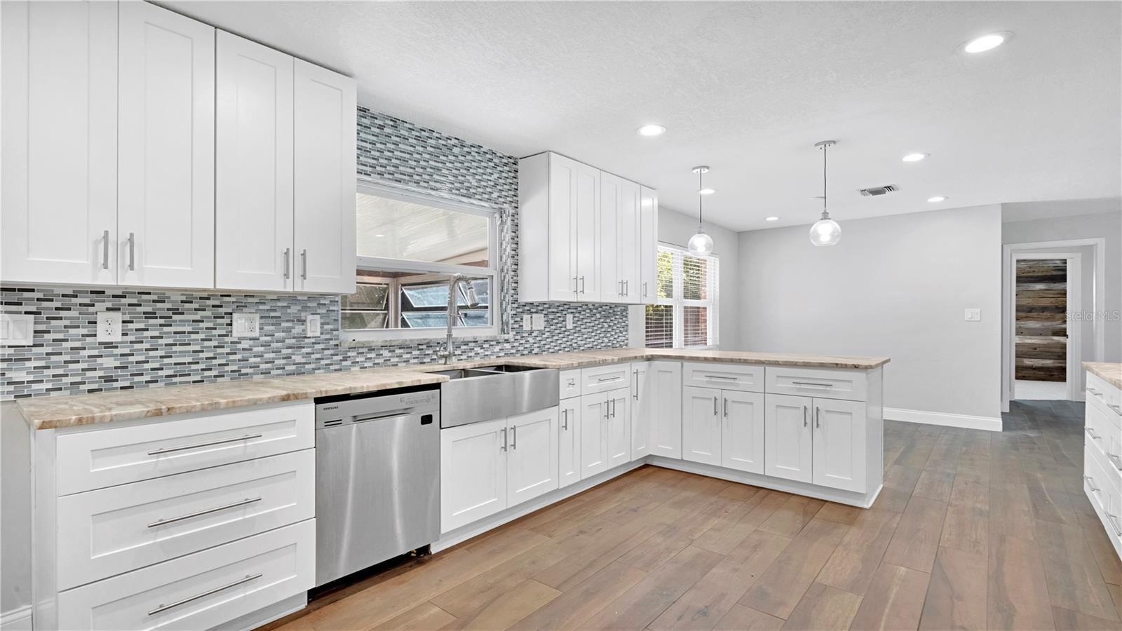 FOREST HILLS - Residential