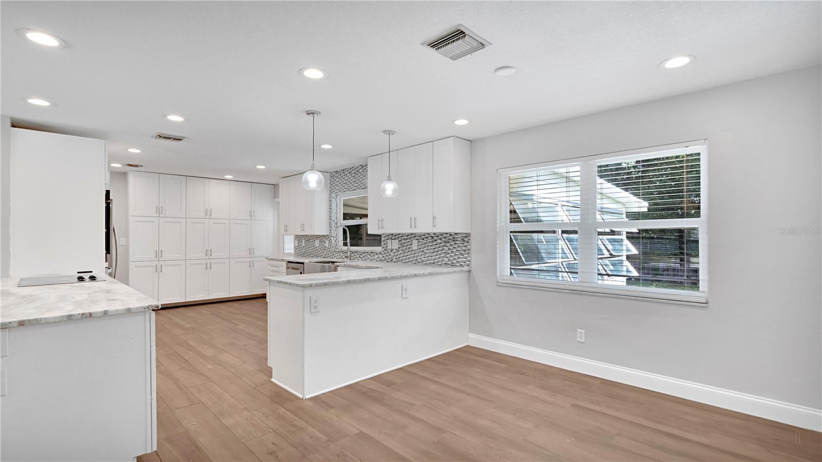 FOREST HILLS - Residential