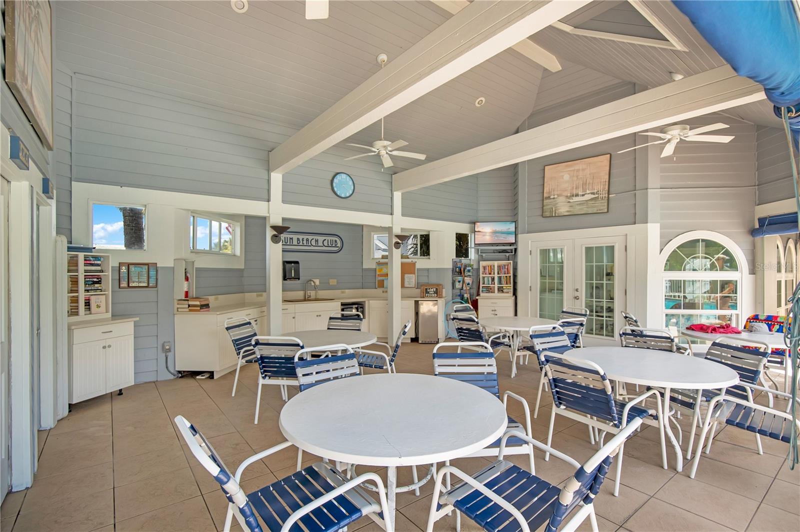SUN BEACH CLUB CONDO PH 01-03 - Residential