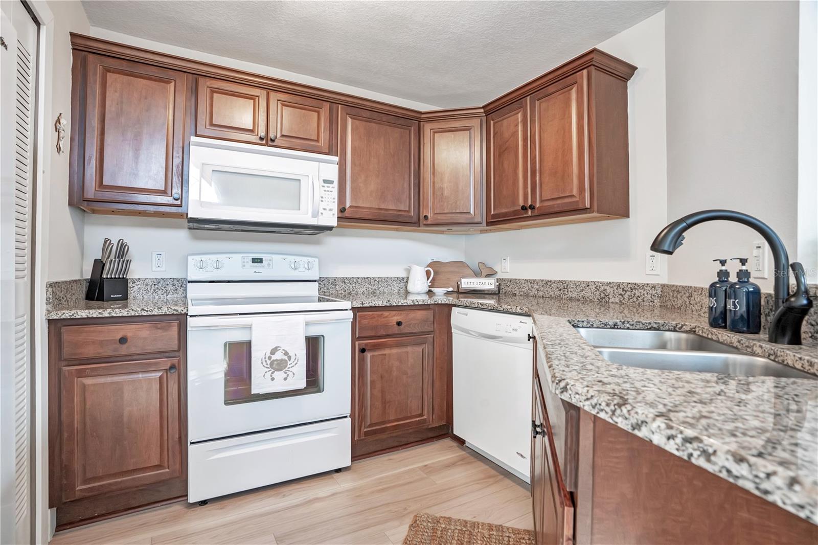 SUN BEACH CLUB CONDO PH 01-03 - Residential