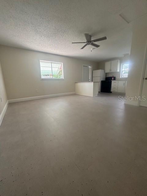 COM SE COR SEC 32 TH - Residential