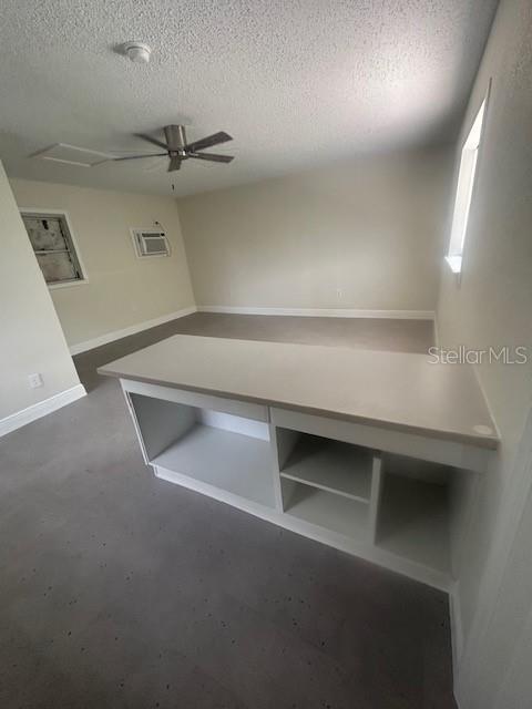 COM SE COR SEC 32 TH - Residential
