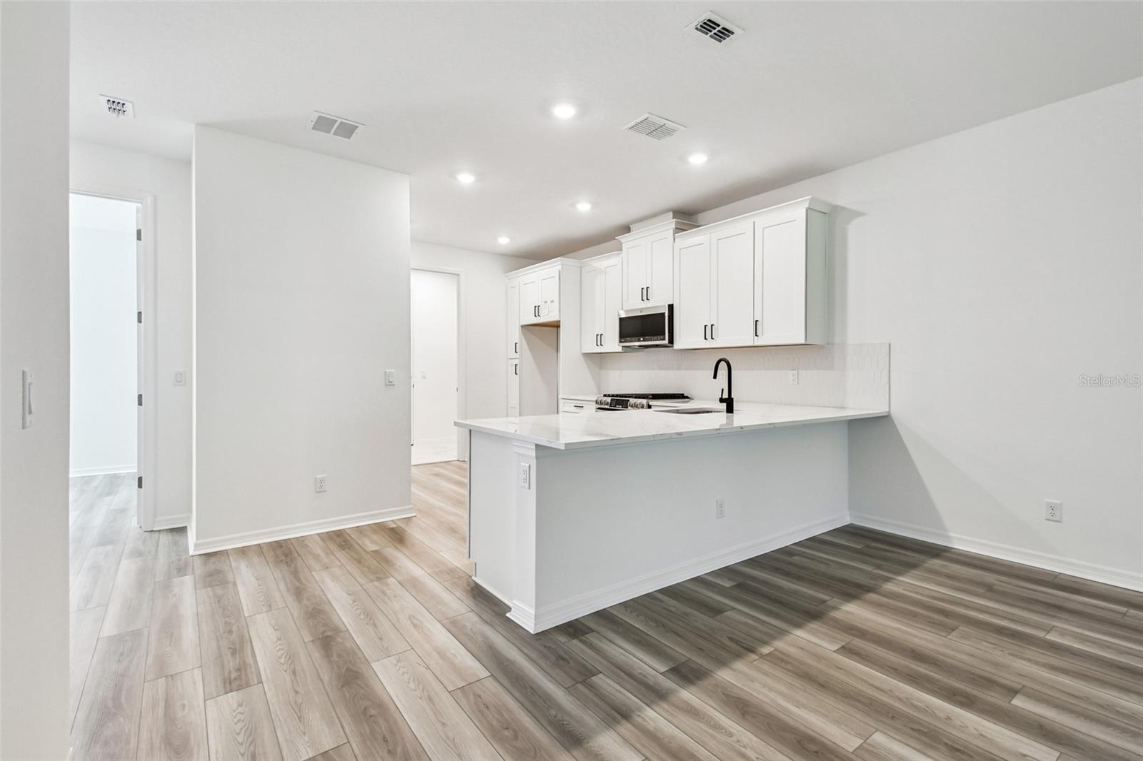SWEETWATER VILLAS AT LAKEWOOD RANCH - Residential