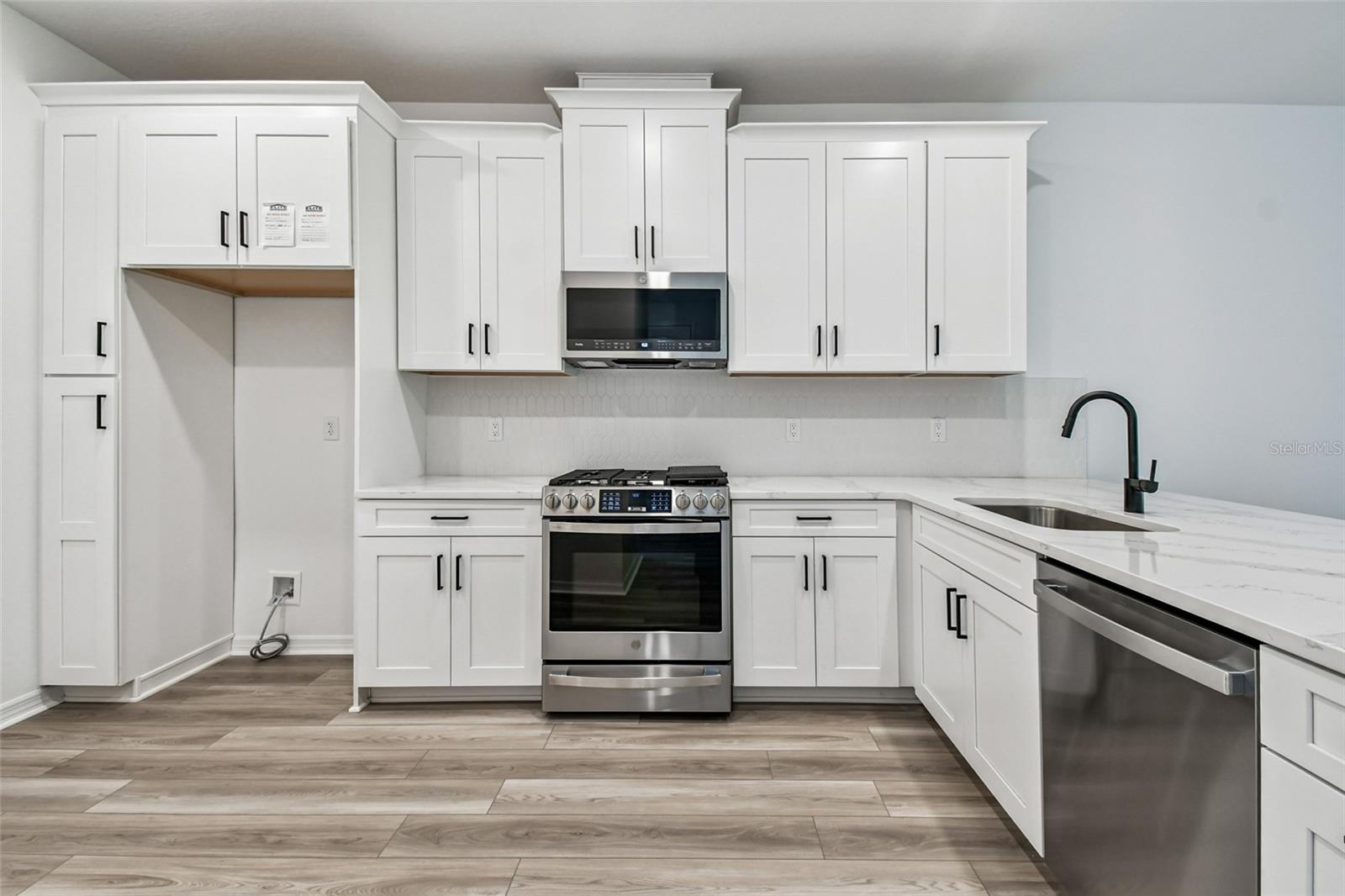 SWEETWATER VILLAS AT LAKEWOOD RANCH - Residential