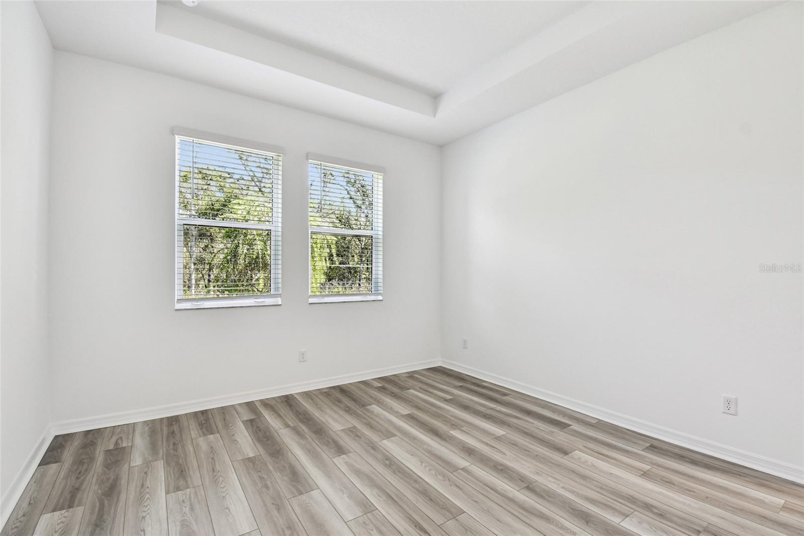 SWEETWATER VILLAS AT LAKEWOOD RANCH - Residential