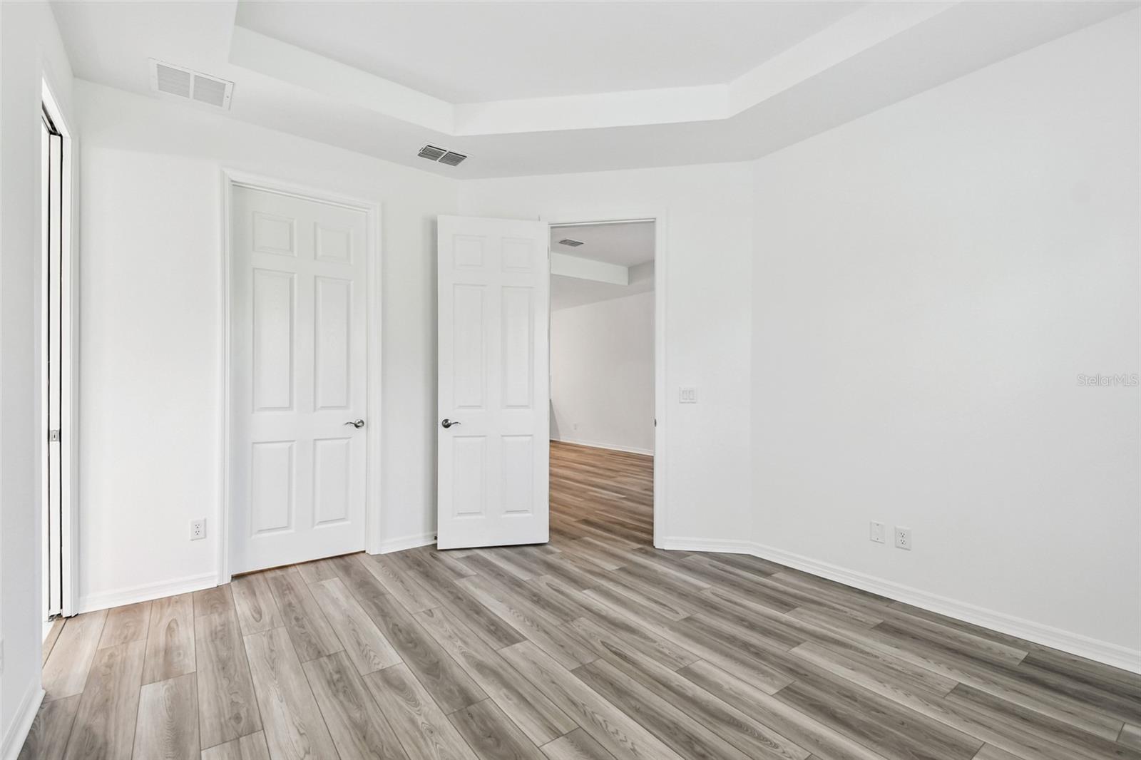 SWEETWATER VILLAS AT LAKEWOOD RANCH - Residential