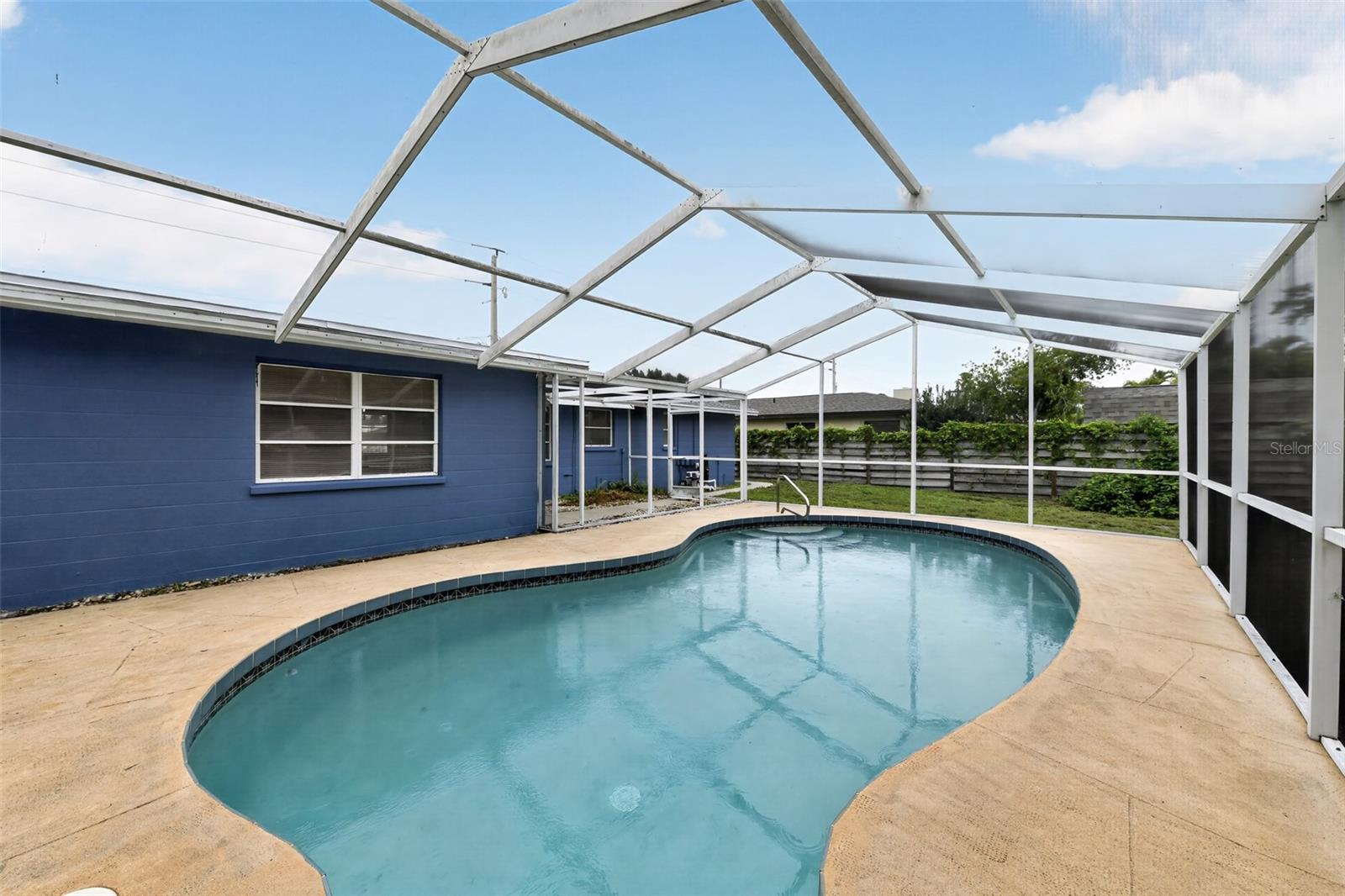 SHADOW LAKES - Residential