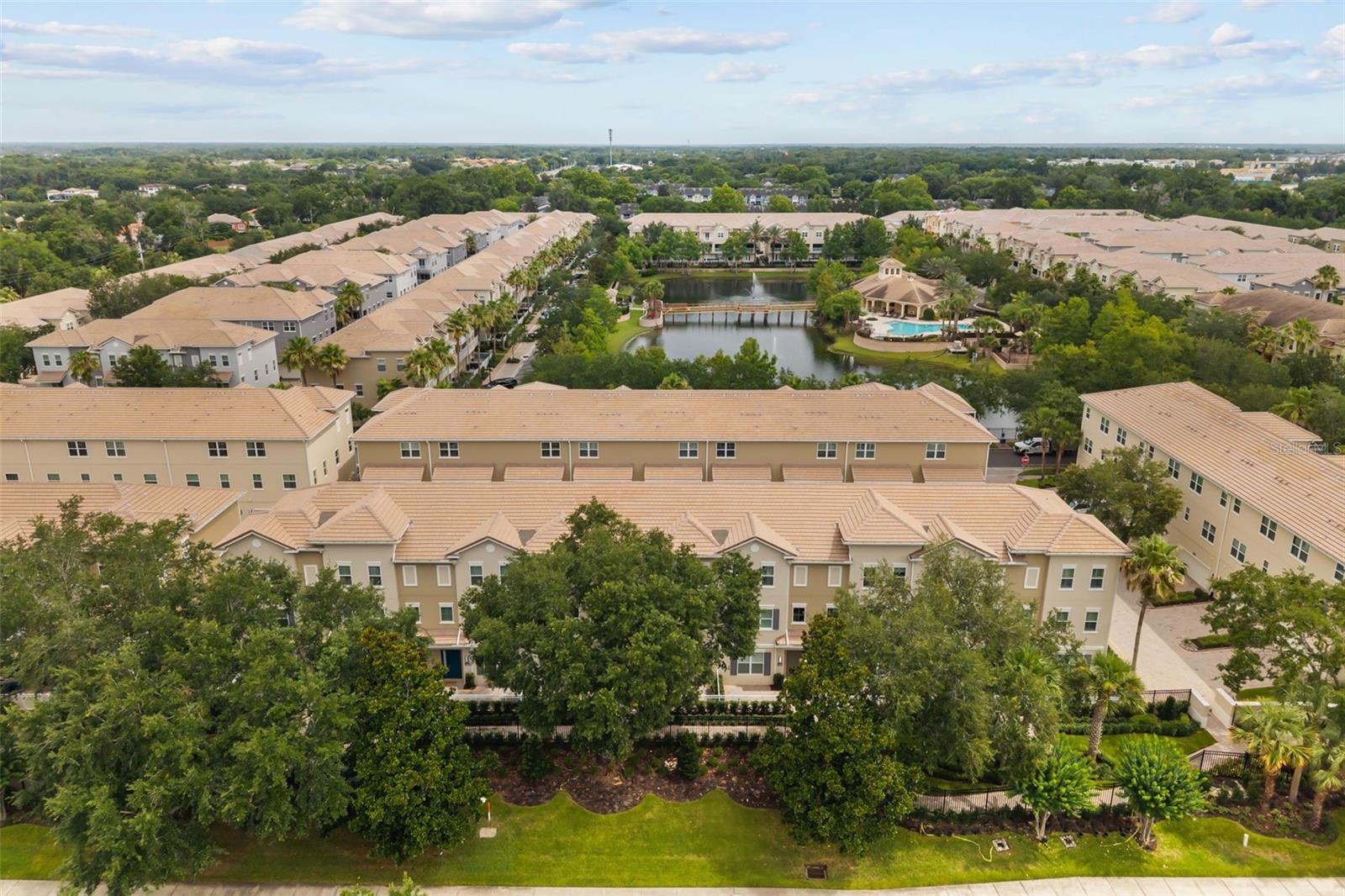 GRANDE OAKS AT HEATHROW - Residential Lease