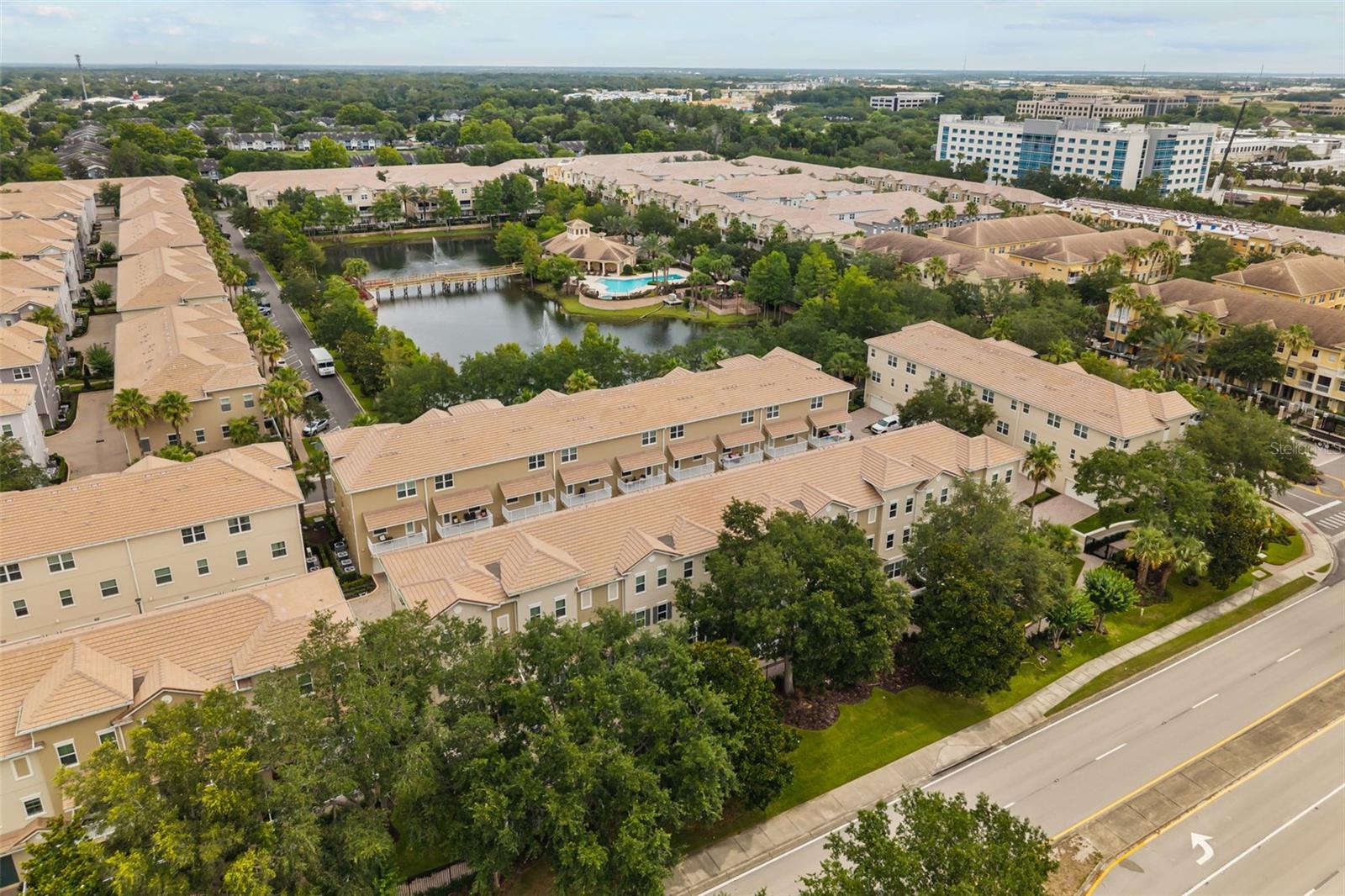 GRANDE OAKS AT HEATHROW - Residential Lease