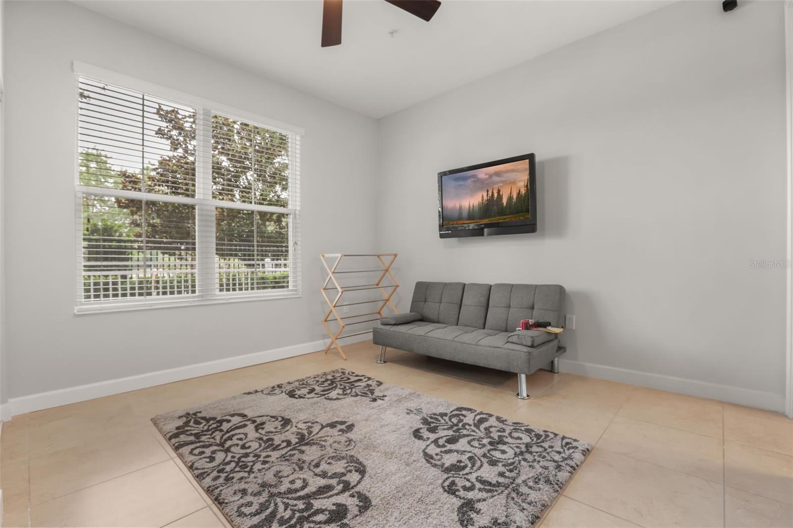 GRANDE OAKS AT HEATHROW - Residential Lease
