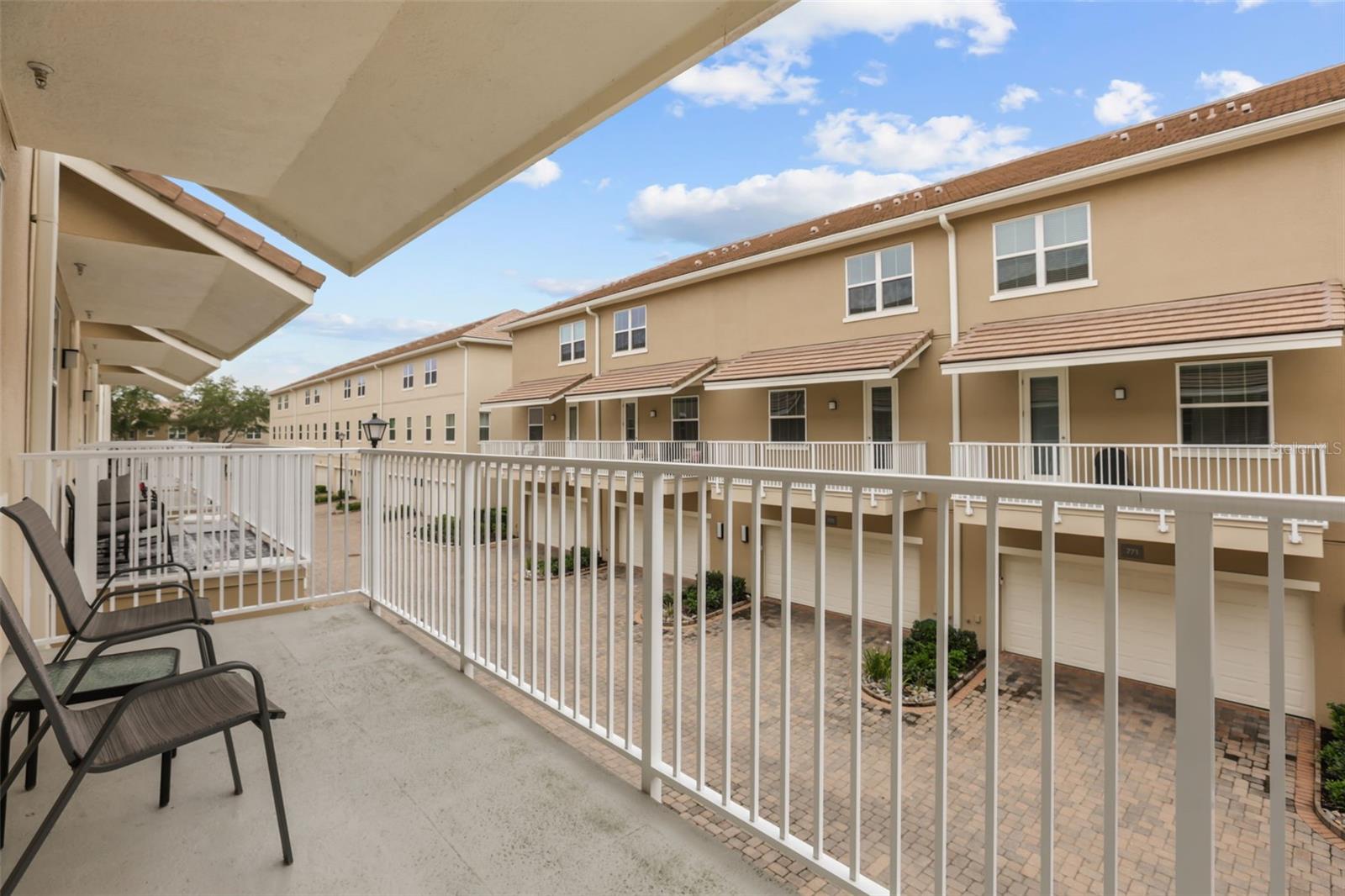 GRANDE OAKS AT HEATHROW - Residential Lease