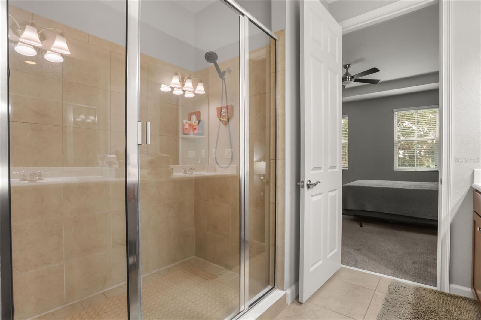 GRANDE OAKS AT HEATHROW - Residential Lease