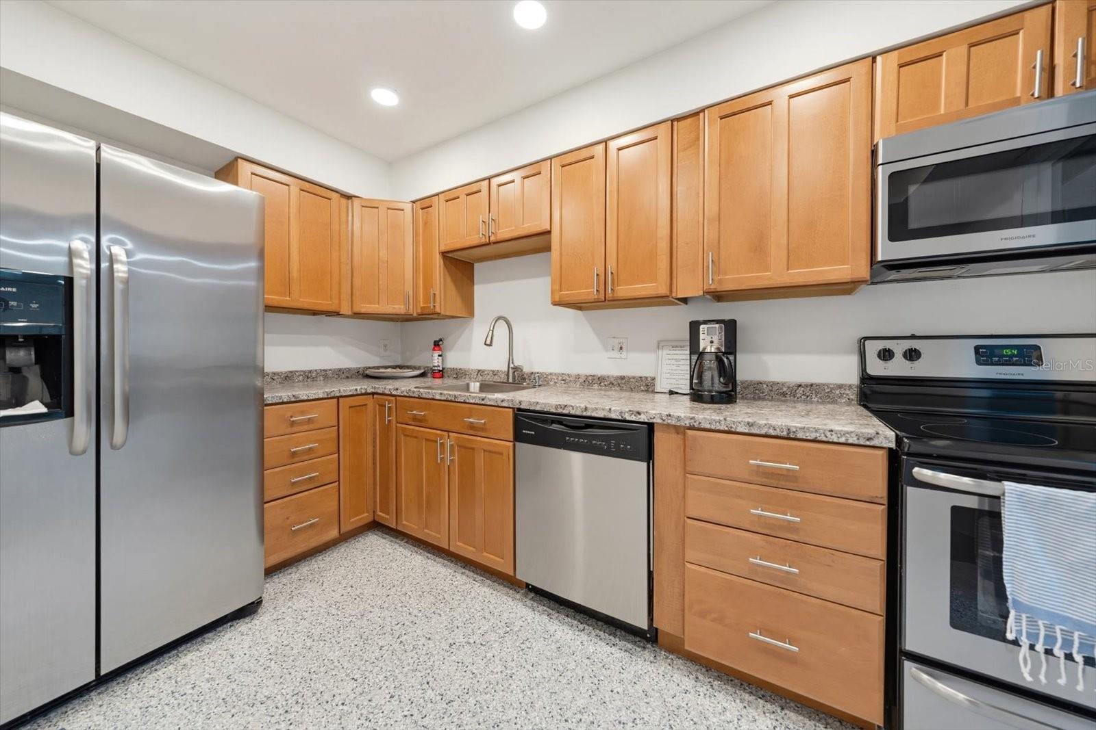 DOLPHIN COVE CLEARWATER - Residential