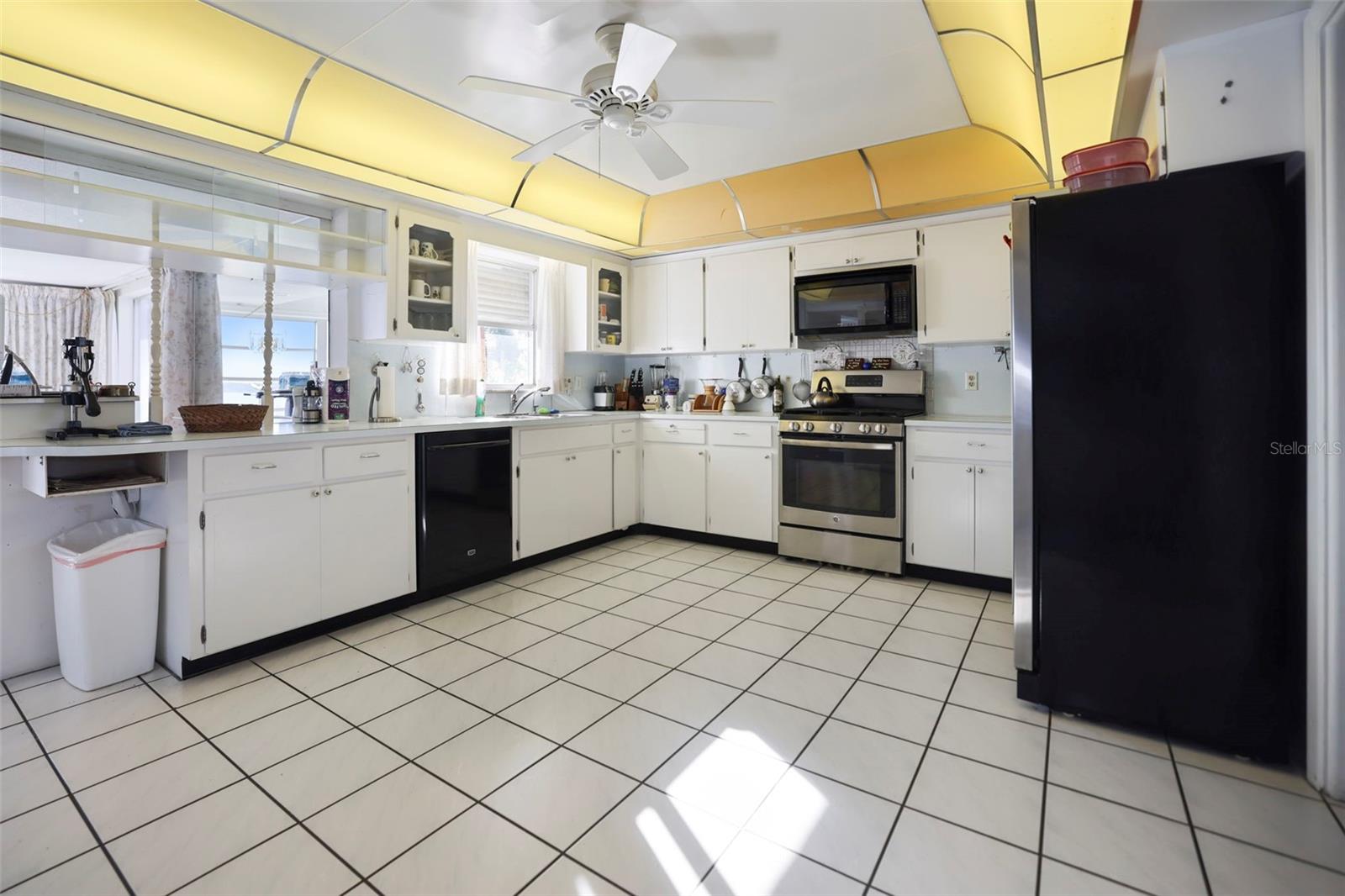 CAPRI ISLE - Residential