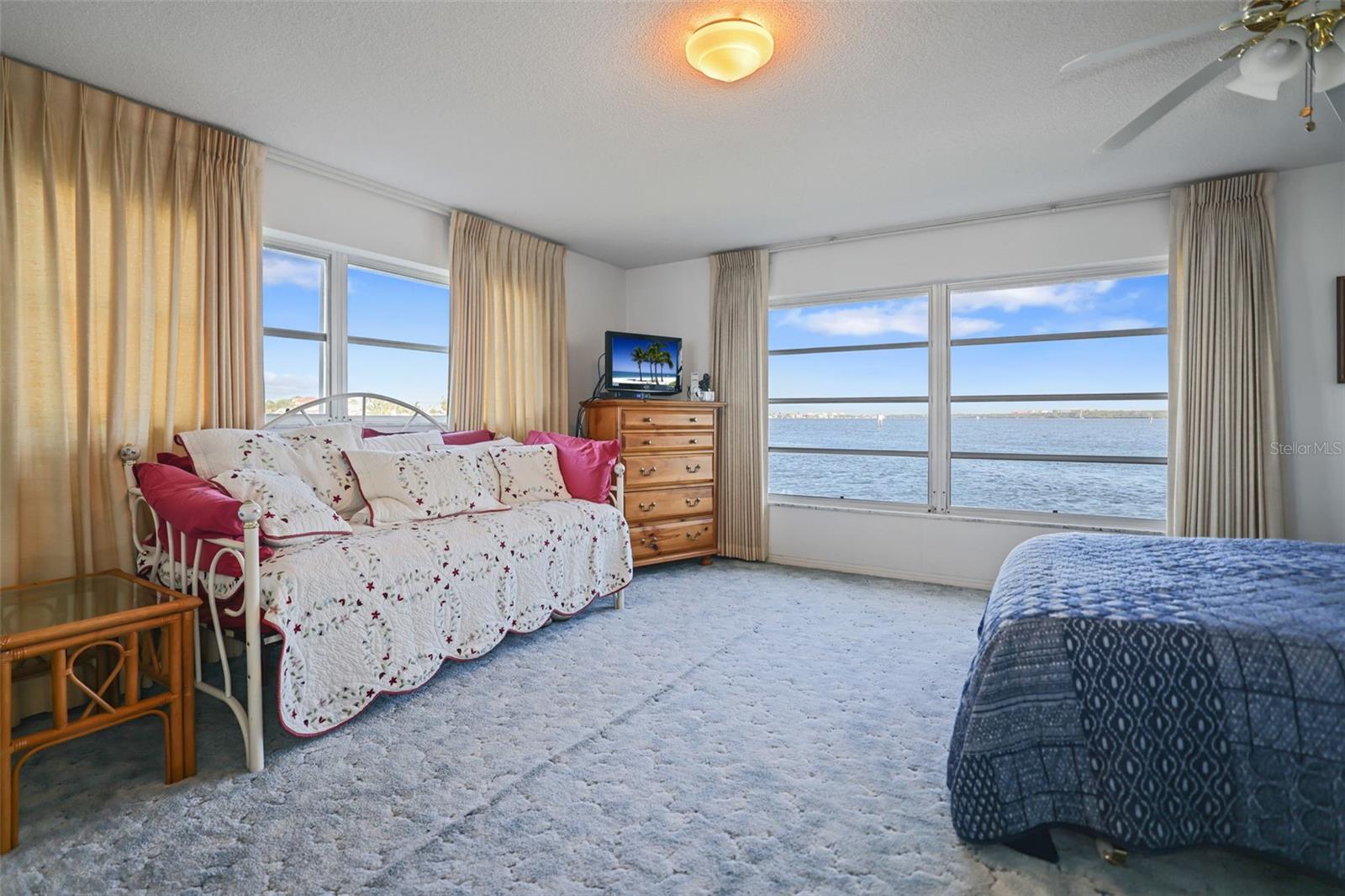 CAPRI ISLE - Residential
