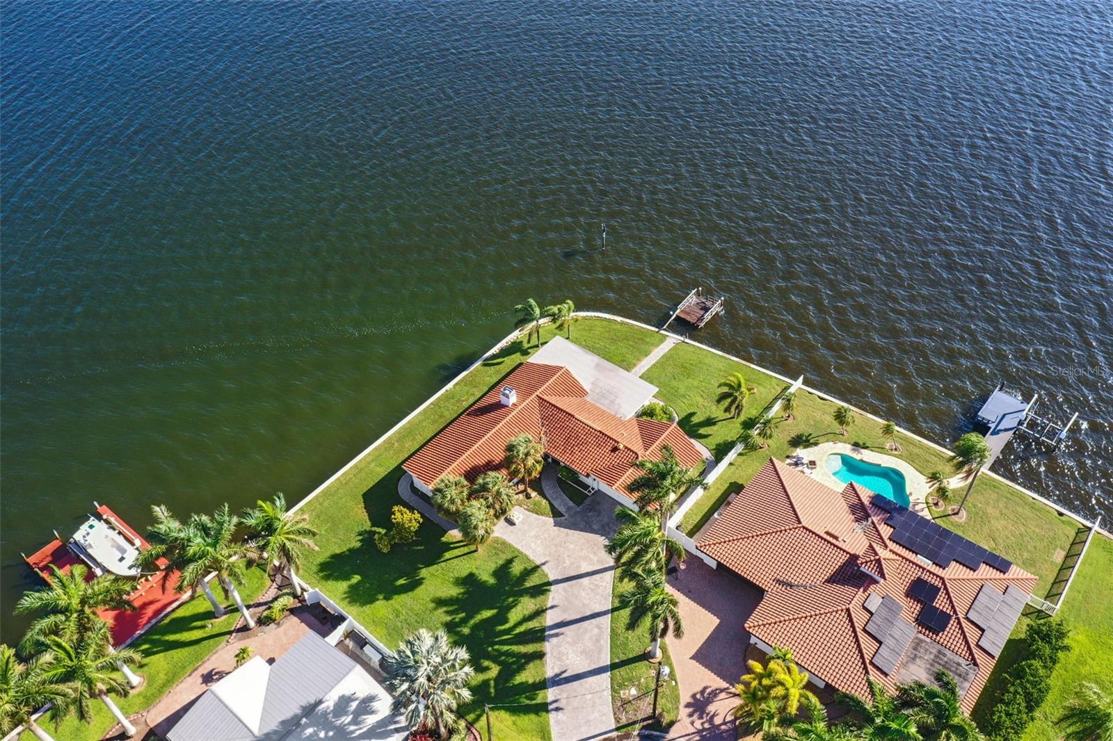 CAPRI ISLE - Residential