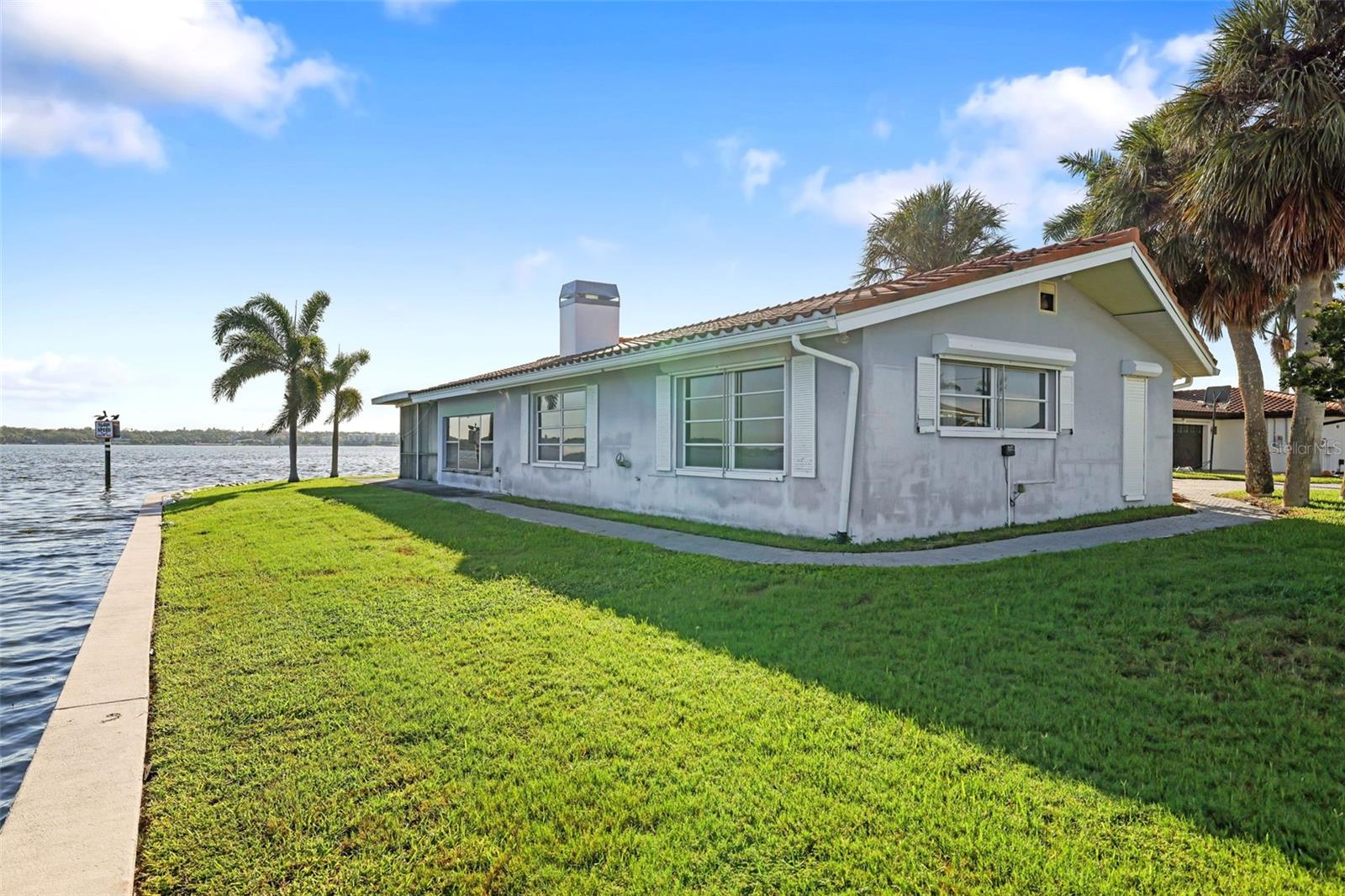 CAPRI ISLE - Residential