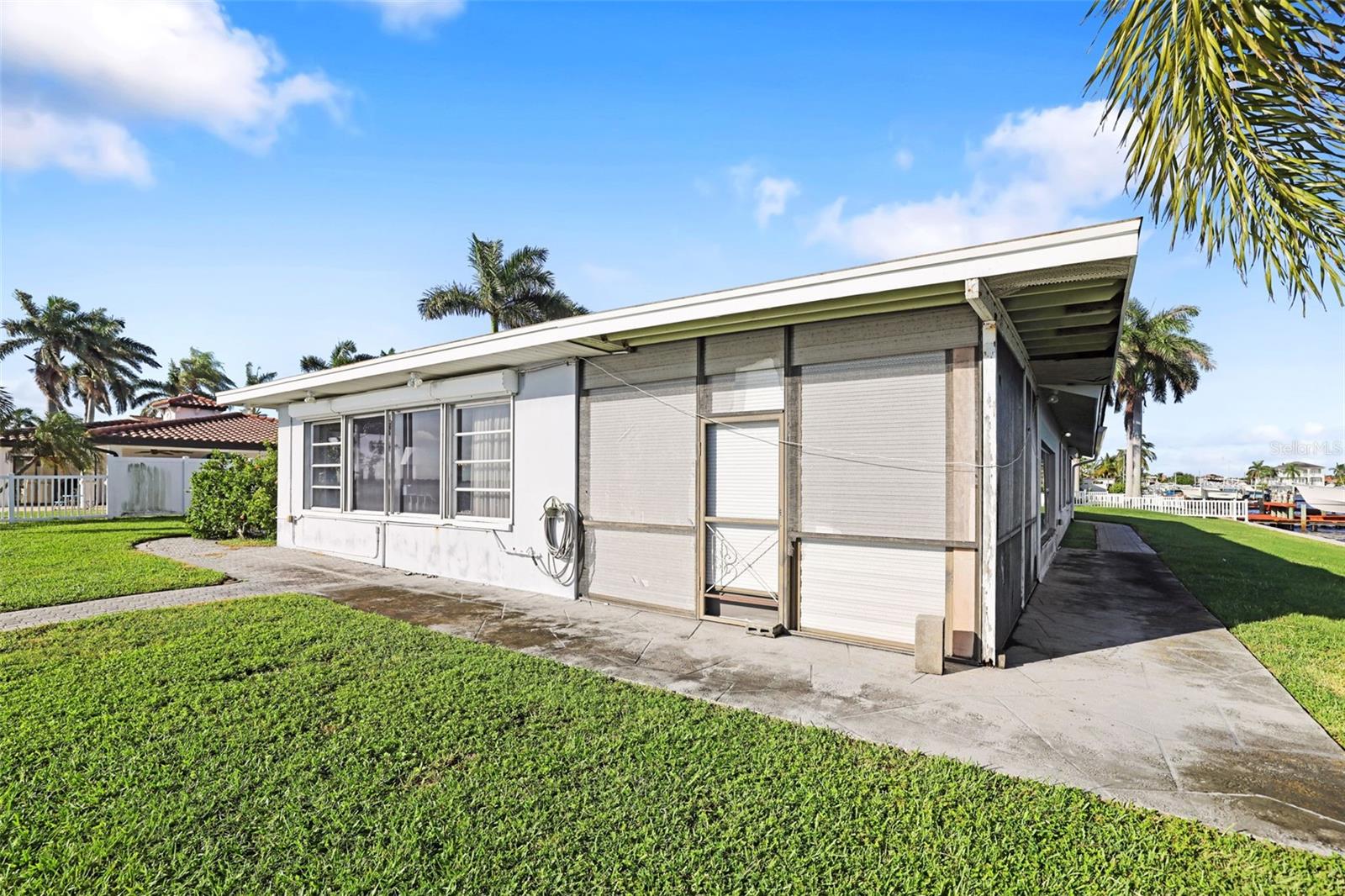 CAPRI ISLE - Residential