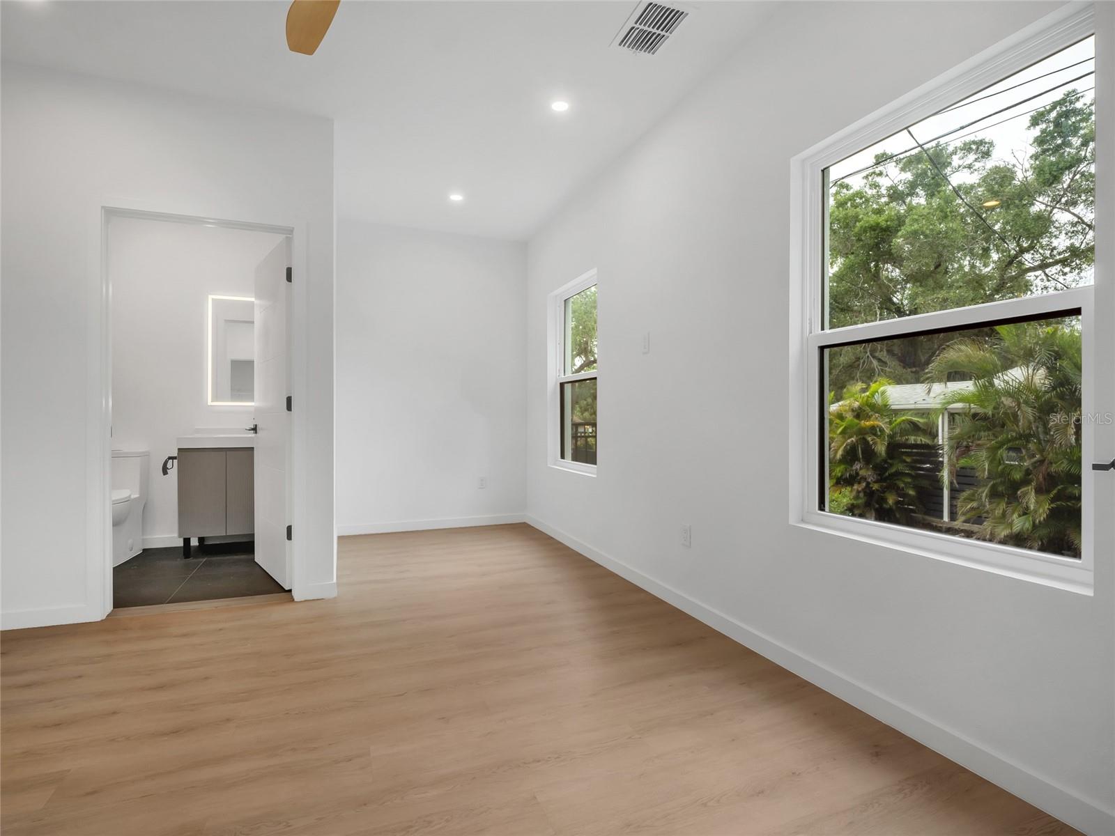 4TH STREET GARDENS - Residential