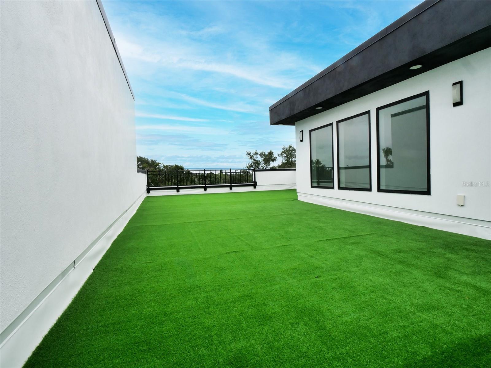 4TH STREET GARDENS - Residential