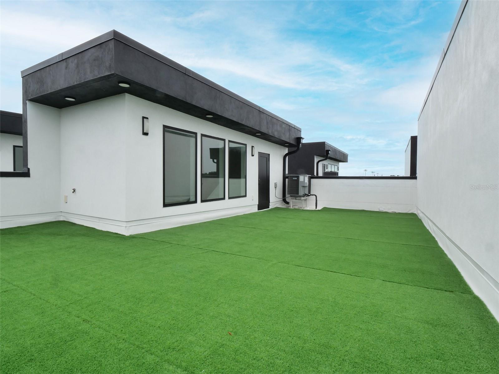 4TH STREET GARDENS - Residential